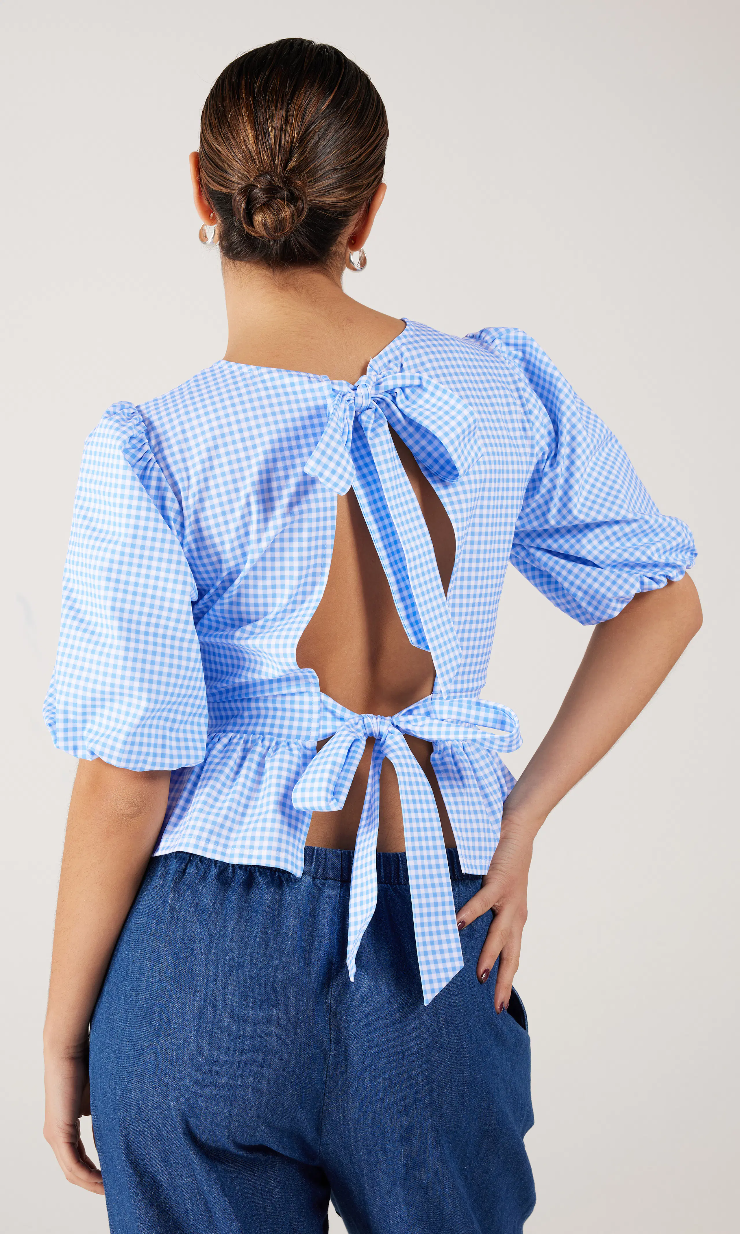Check Pusero. Back. Model.