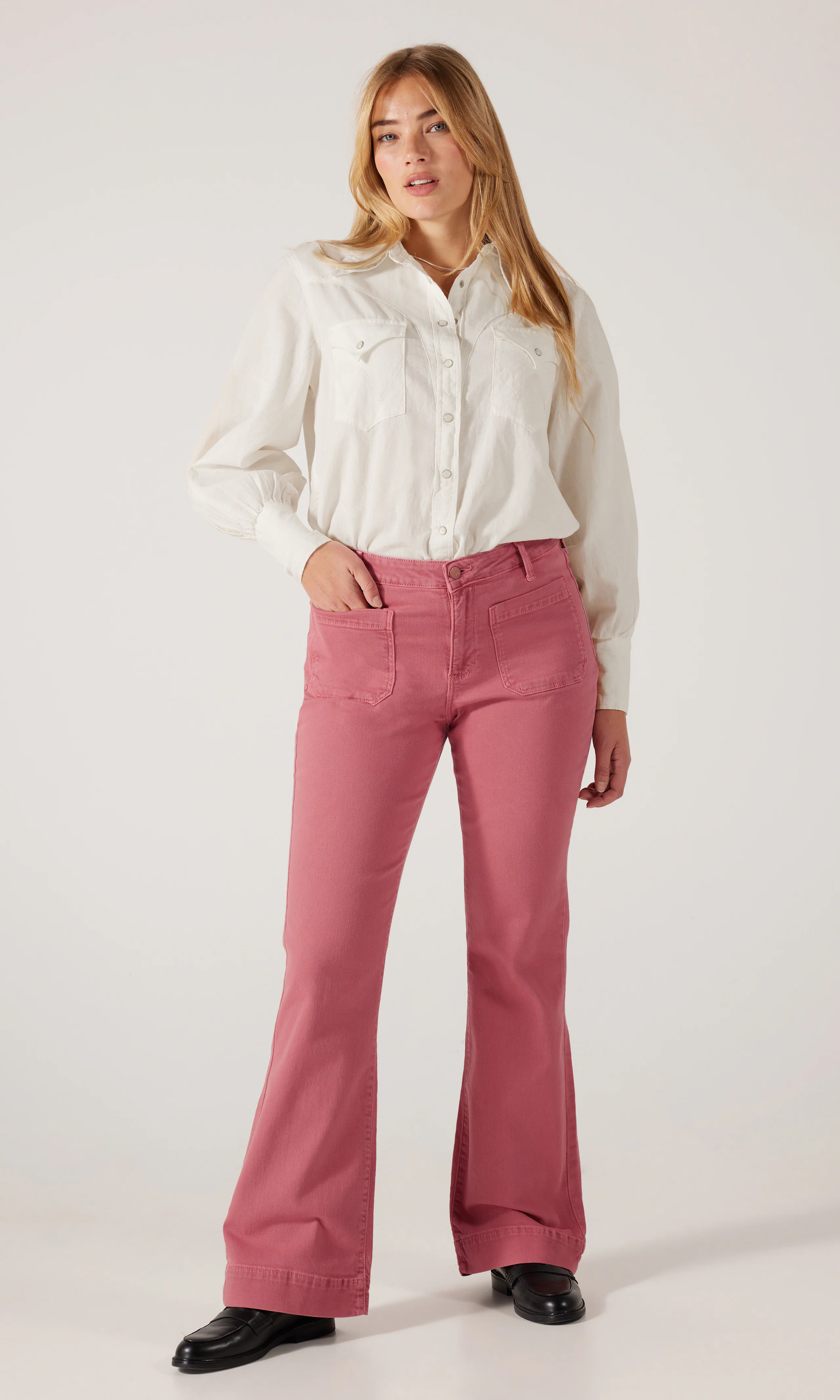 Flare Vasket Rød Jeans. Front. Model.