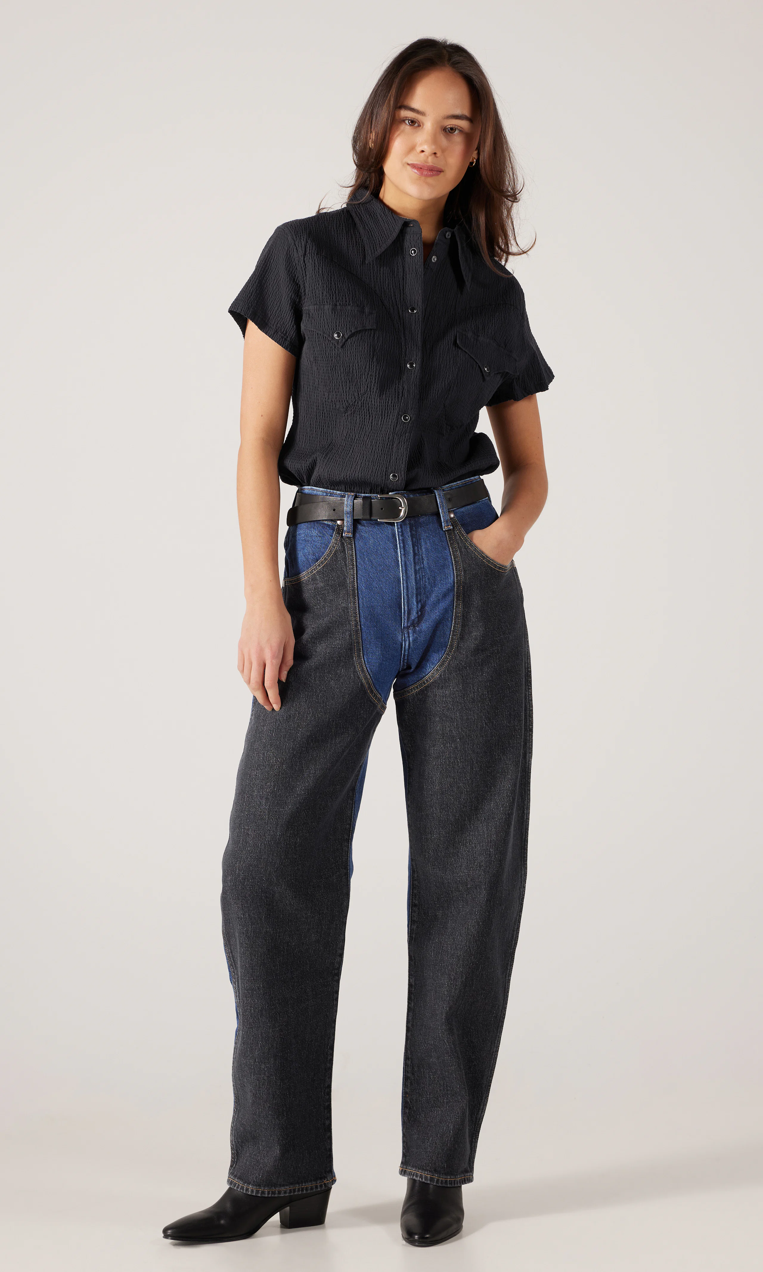 Slim Stylized Western Svart Skjorte. Front 1. Model.