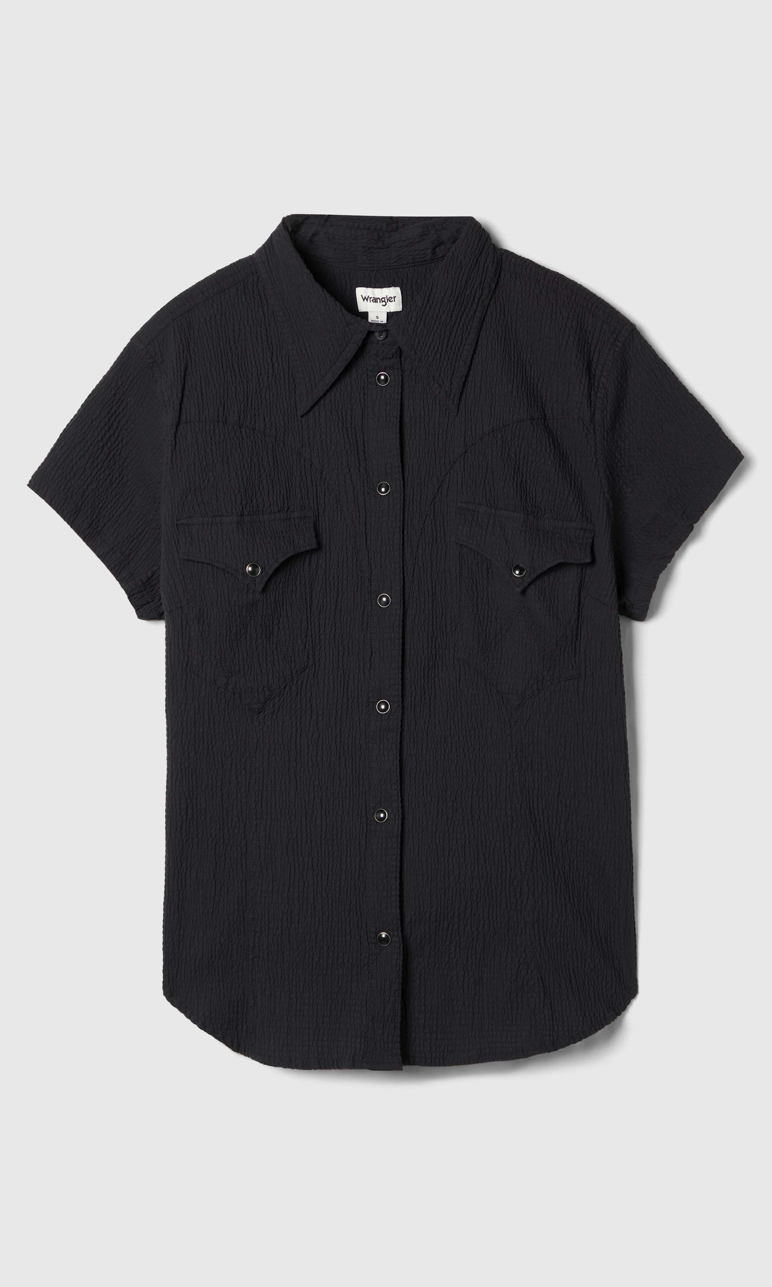 Slim Stylized Western Svart Skjorta. Front. Flat.
