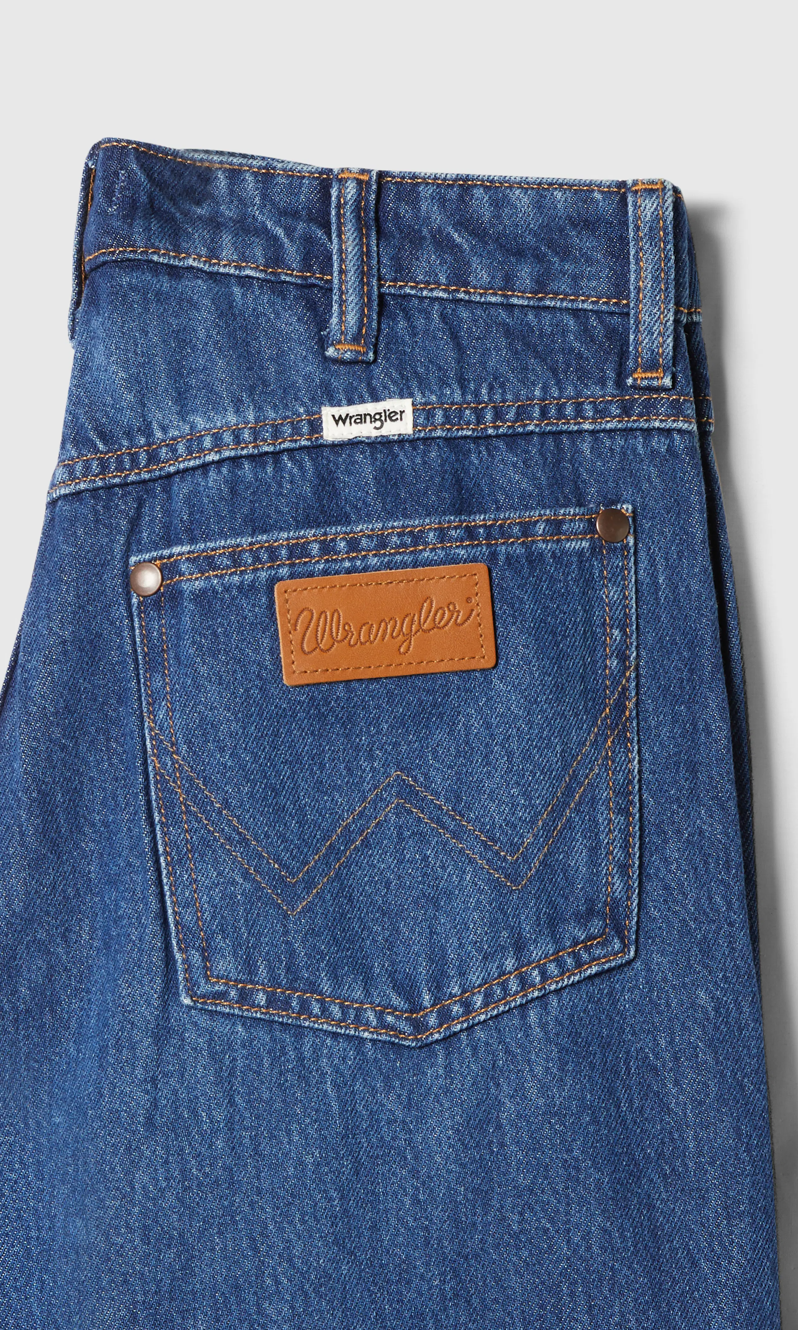 Canyon Mörkblå Jeans. Detail 1. Flat.