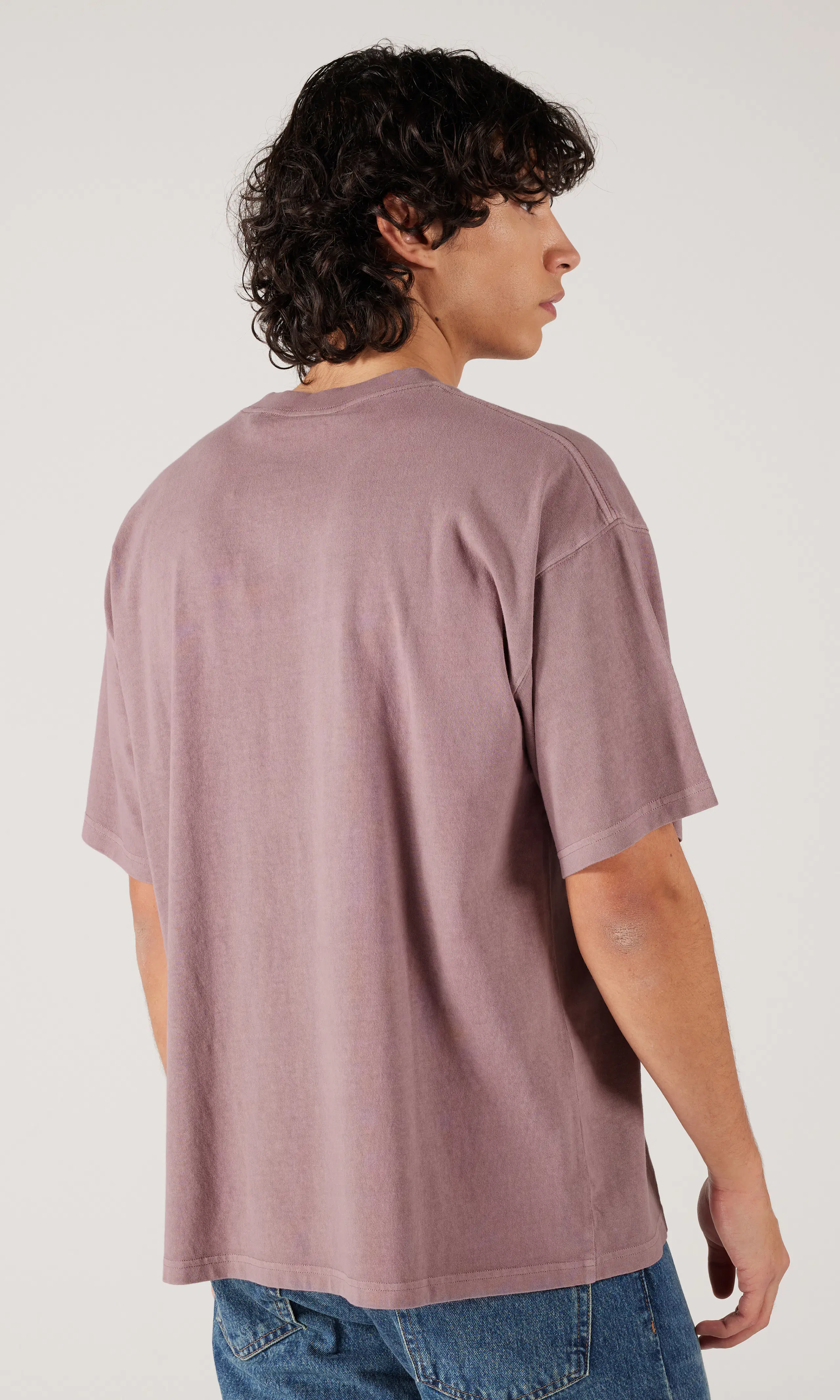 Moon Loose T-Skjorte. Back. Model.