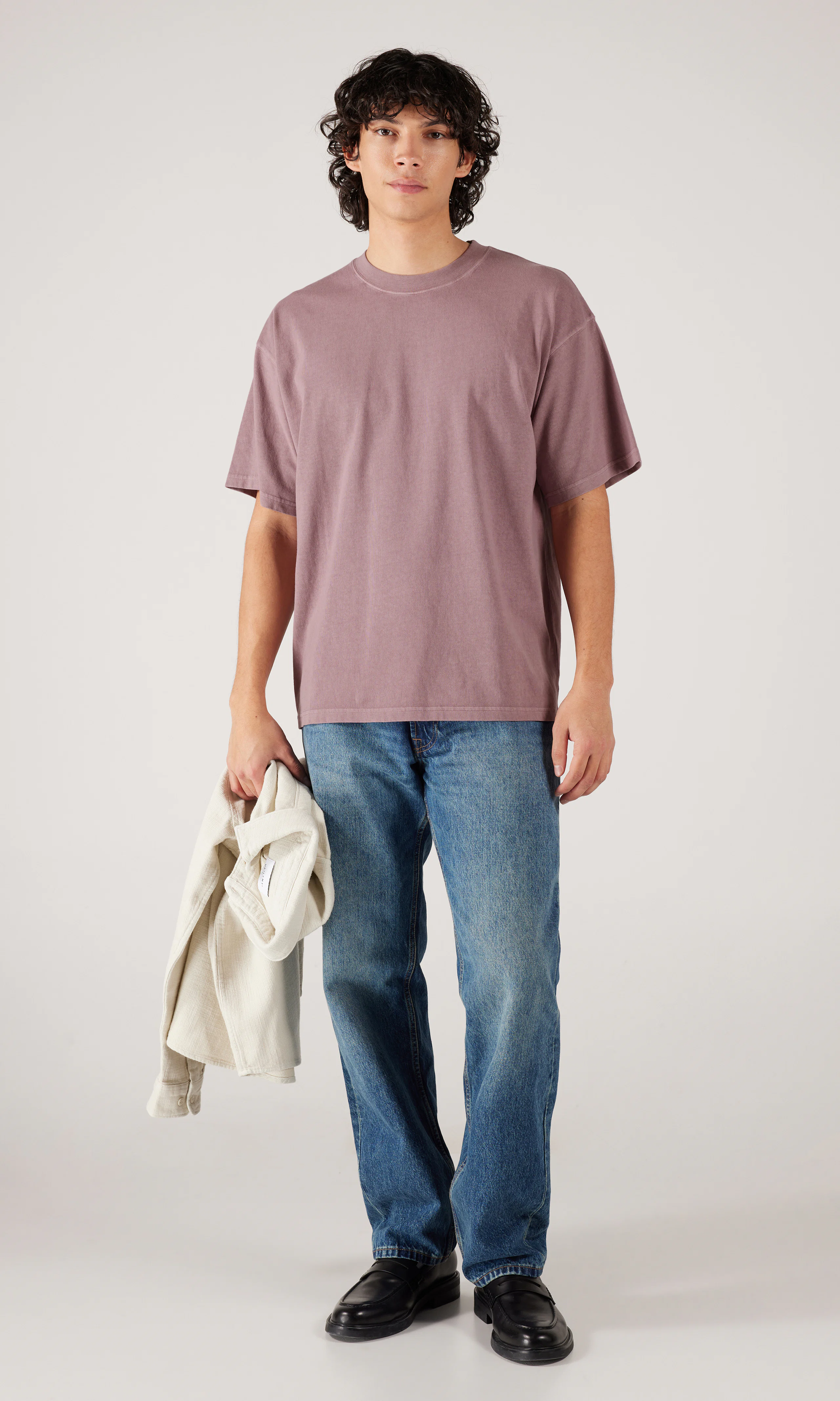 Moon Loose T-Skjorte. Front 1. Model.