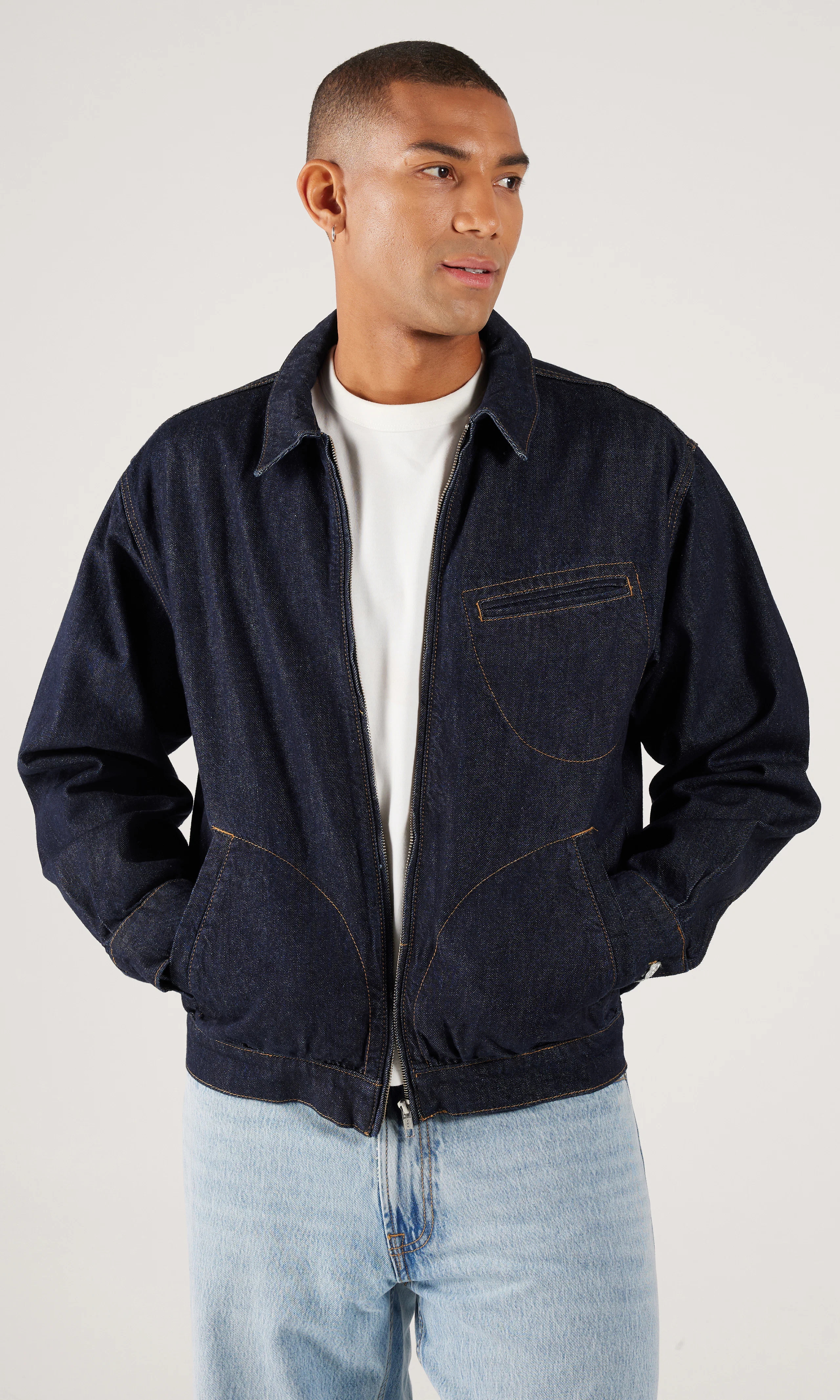 Rinse Tony Mörkblå Denim Jacka. Front. Model.
