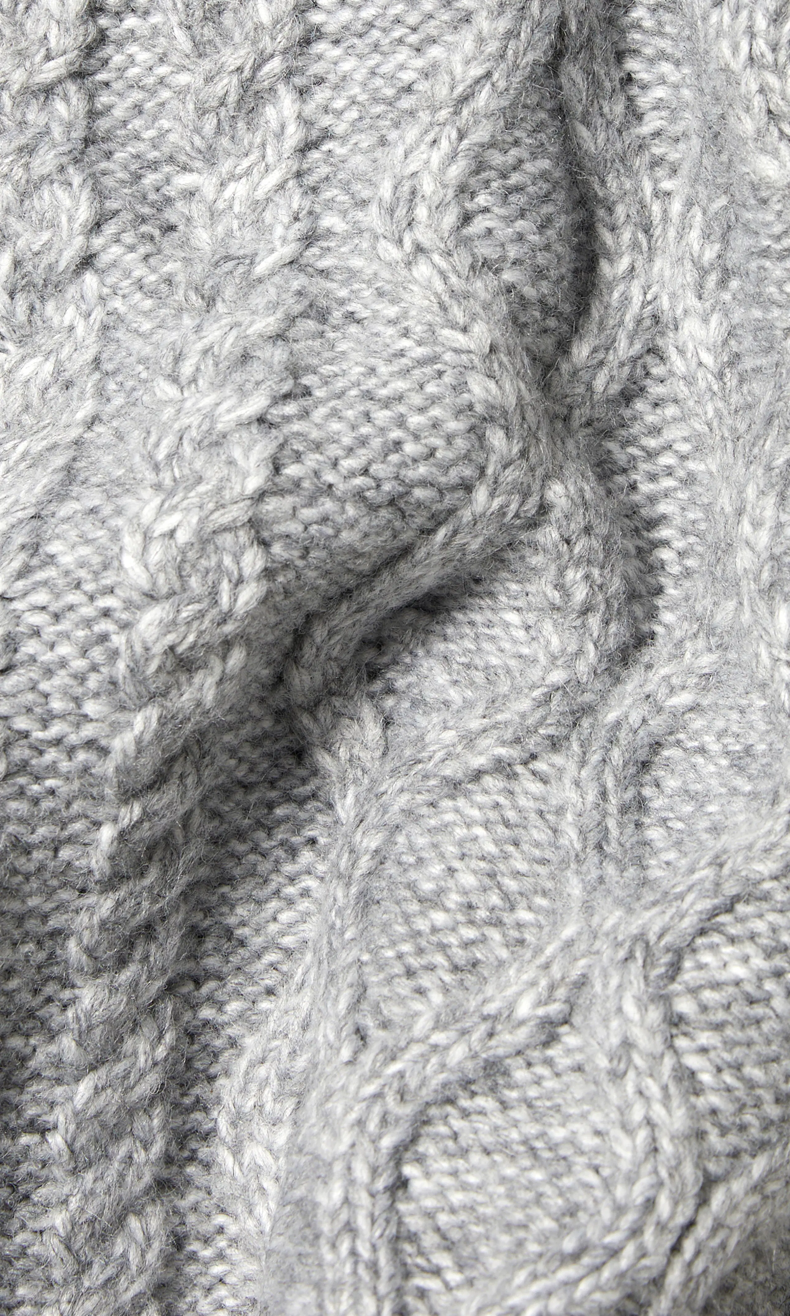 Cable Knit Harmaa Palmikkoneule. Detail 2. Flat.