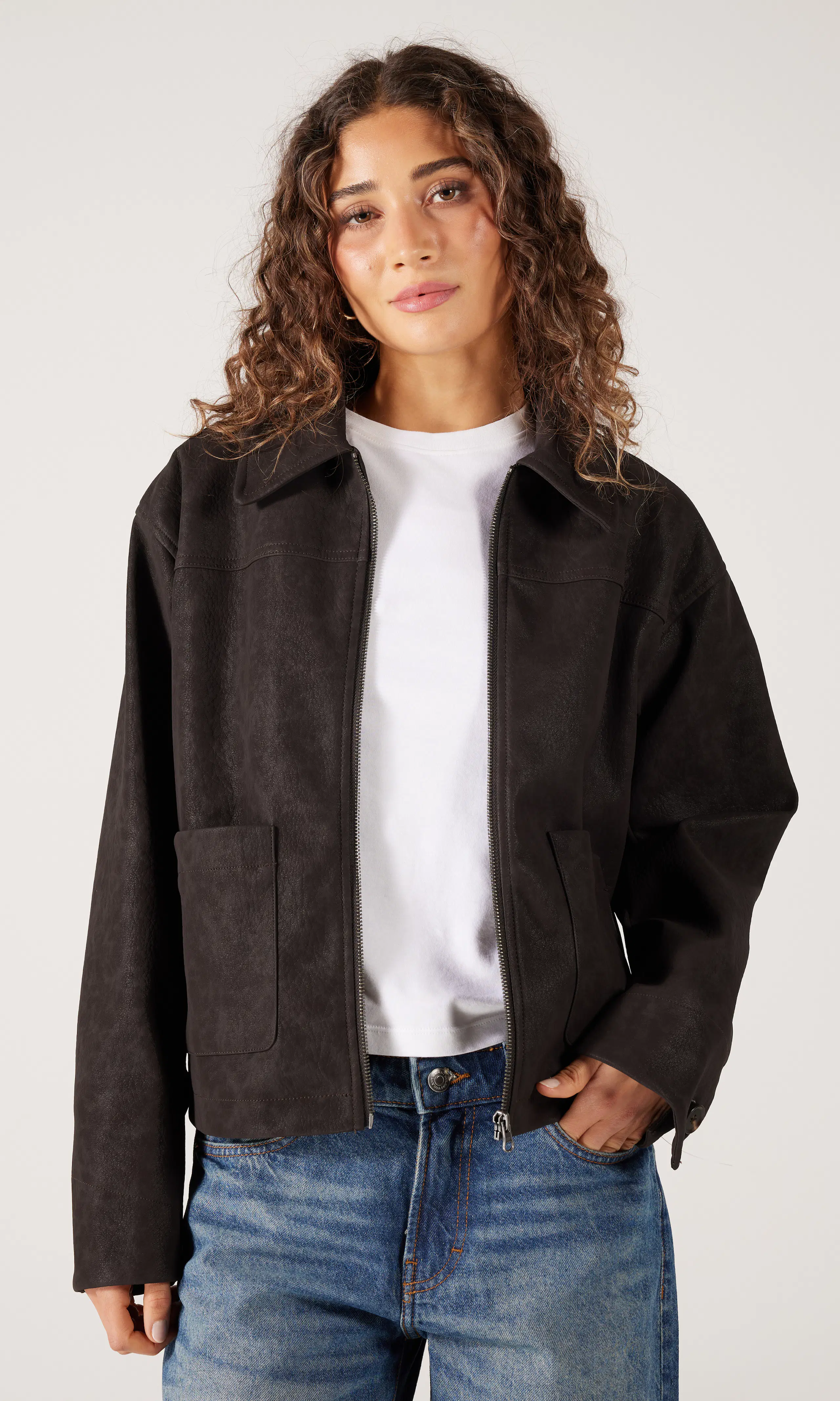 Fanny Harrington Jacka. Front. Model.