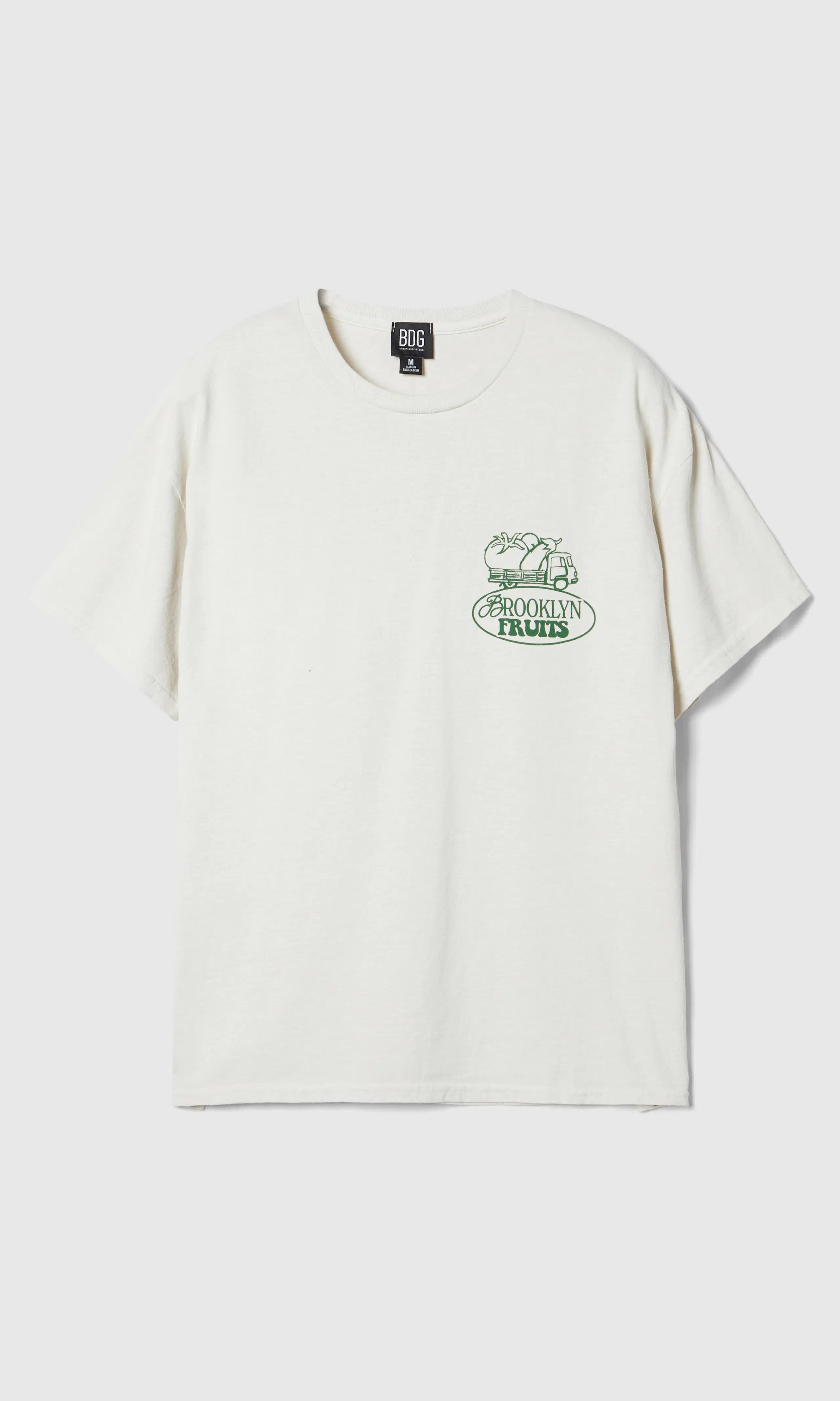 Brooklyn Fruits Hvit T-Skjorte. Front. Flat.