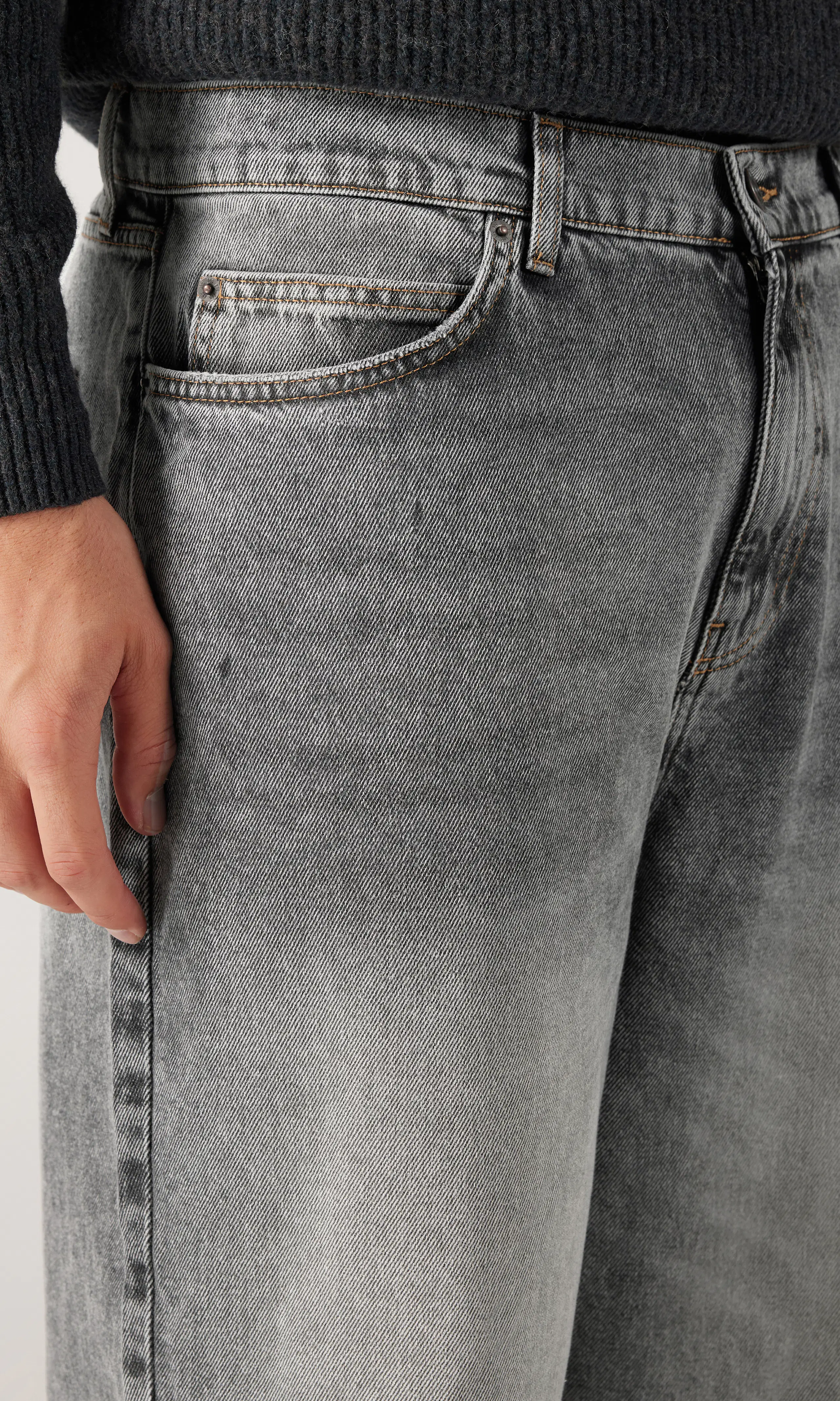 Jack Grå Jeans. Detail 2. Model.