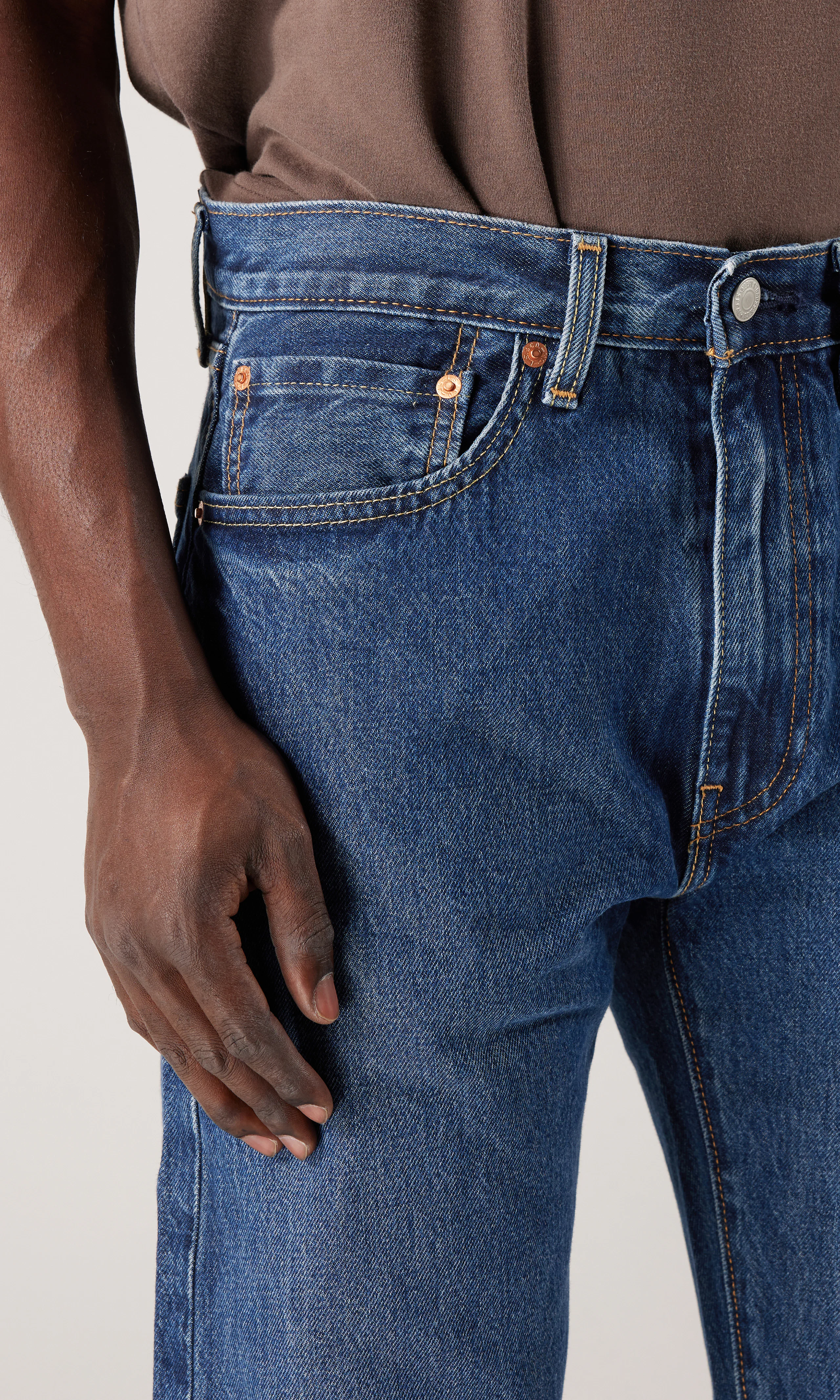 555™ Relaxed Straight Jeans. Detail 2. Model.