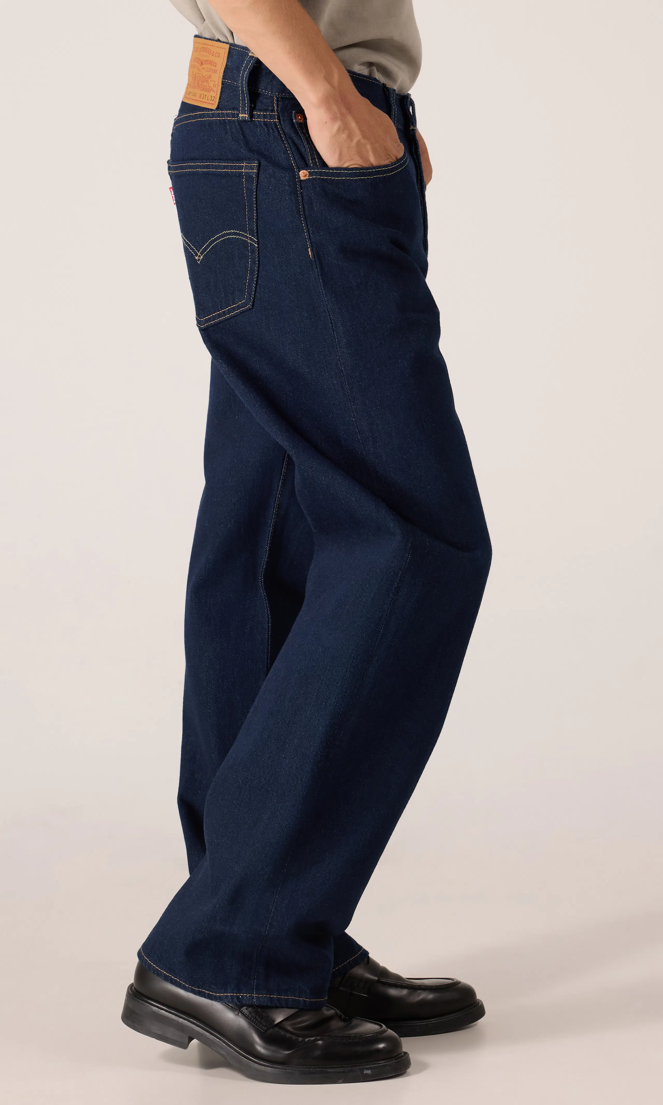 501® Loose Farkut. Front 2. Model.