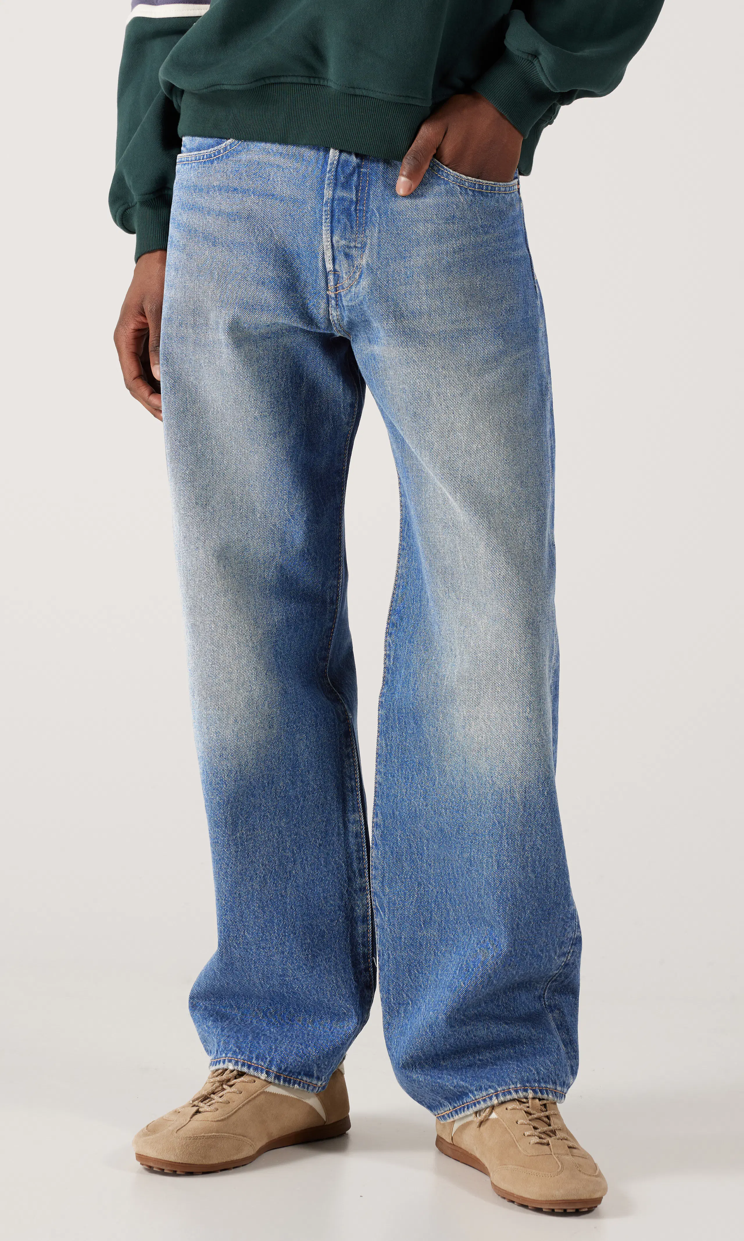 501® Loose Medium blå Jeans. Front. Model.