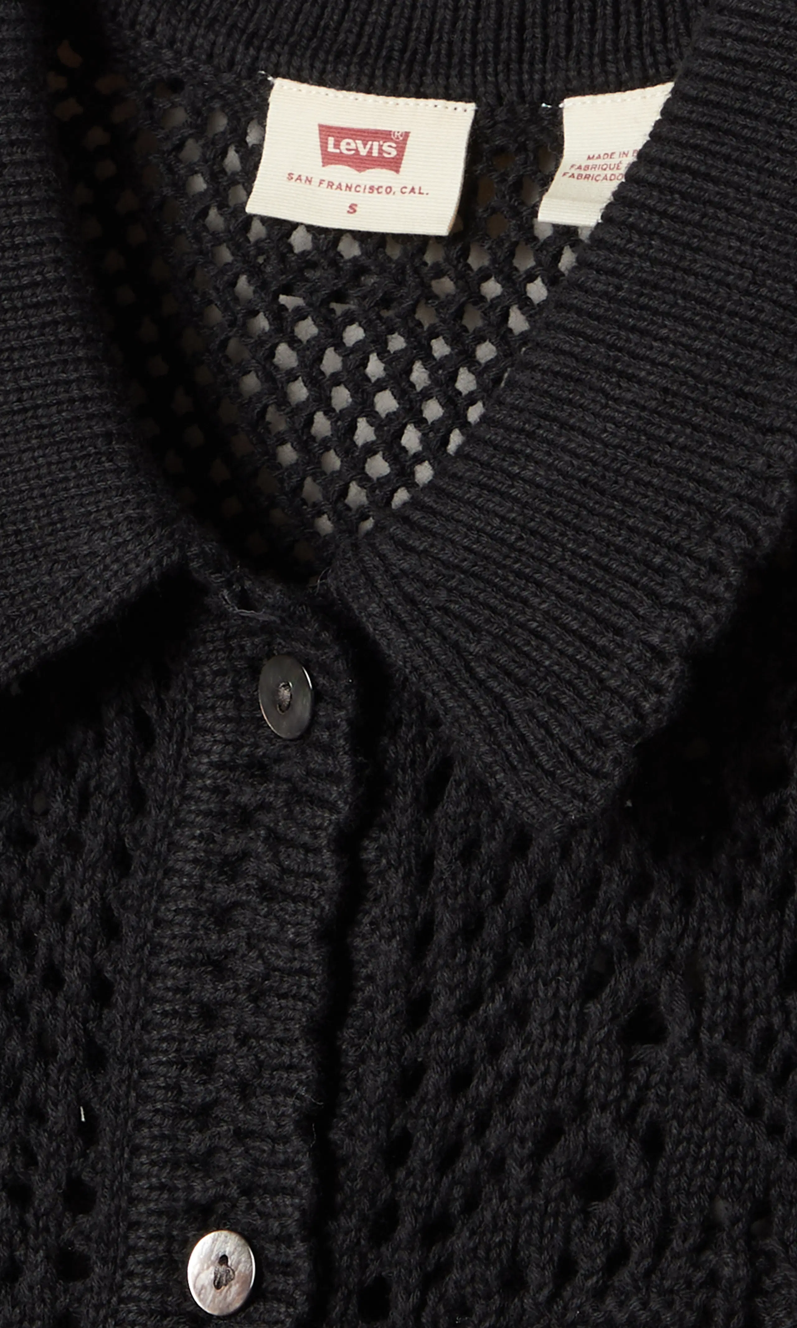 Susanna Floral Crochet skjorte. Detail 1. Flat.