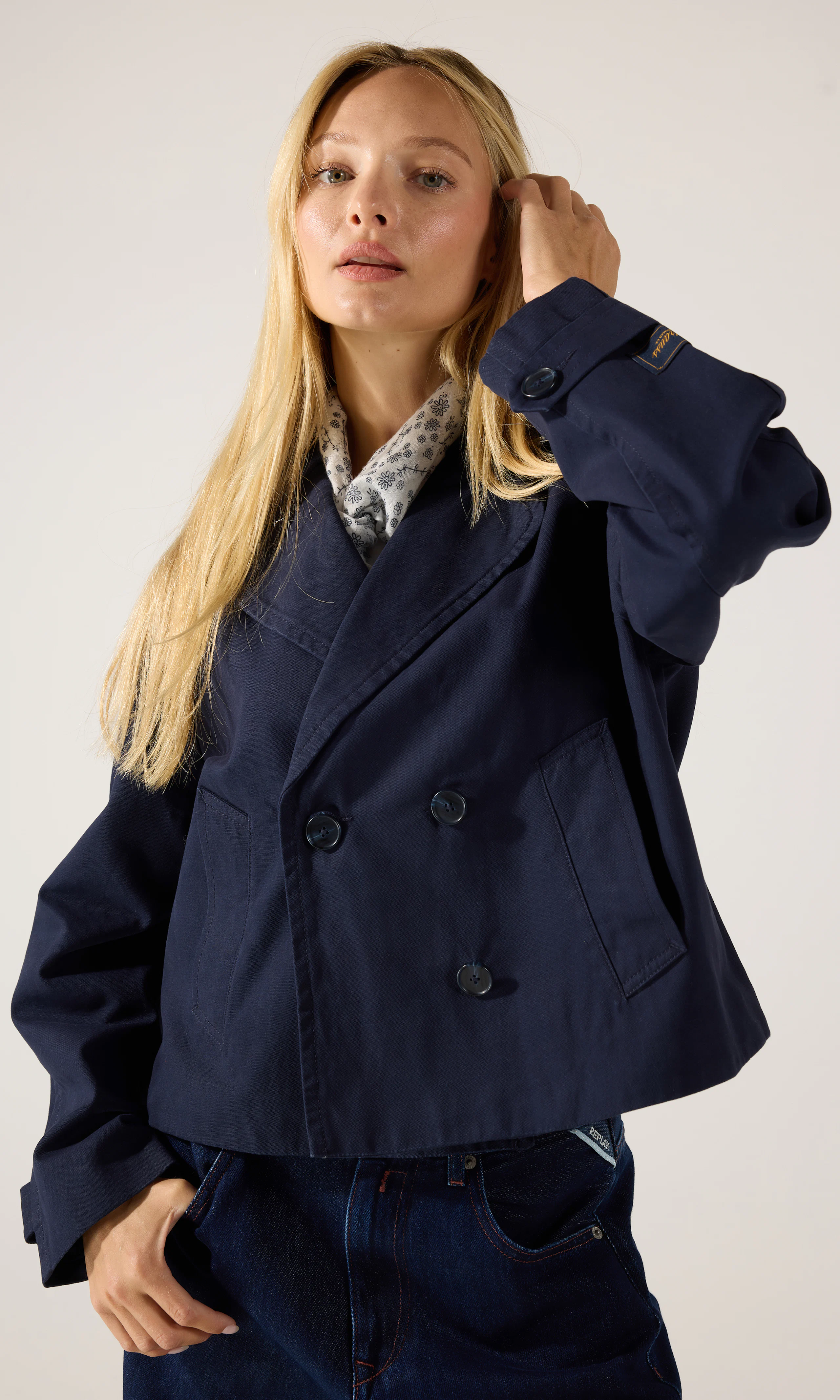 Bree Cropped Swing Trench Jacka. Front. Model.