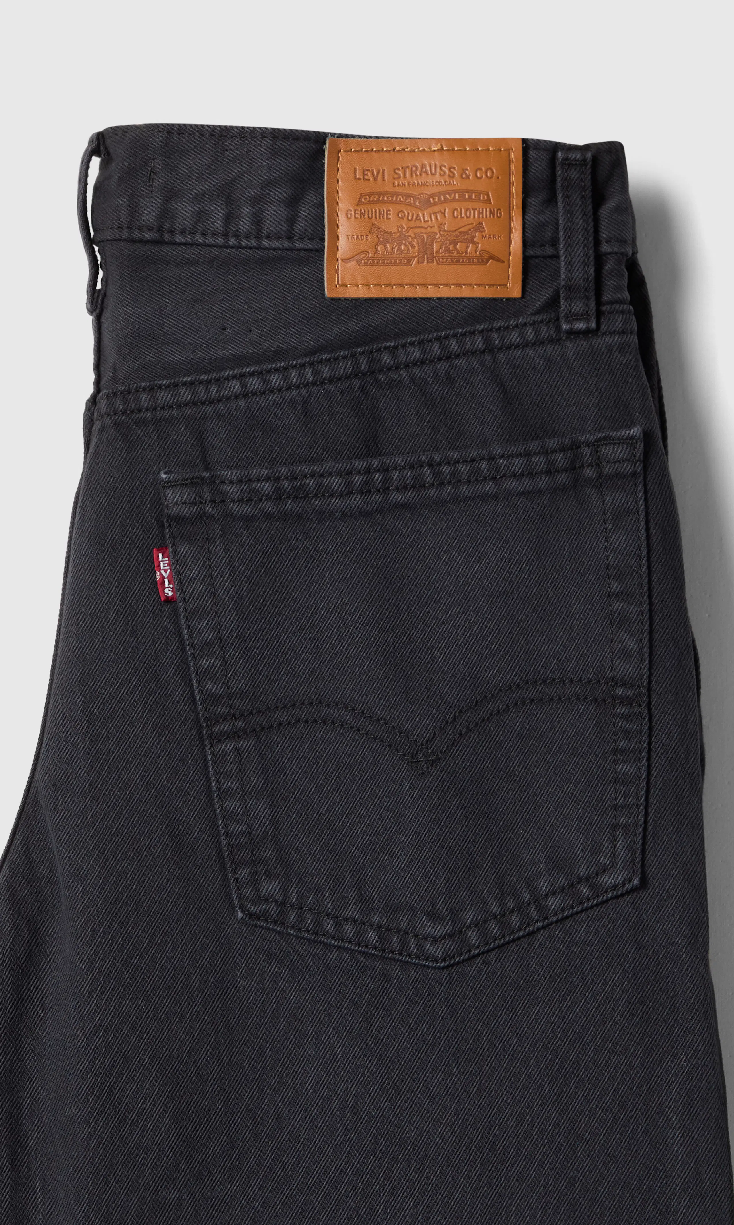 Loose Boot Svart Jeans. Detail 1. Flat.