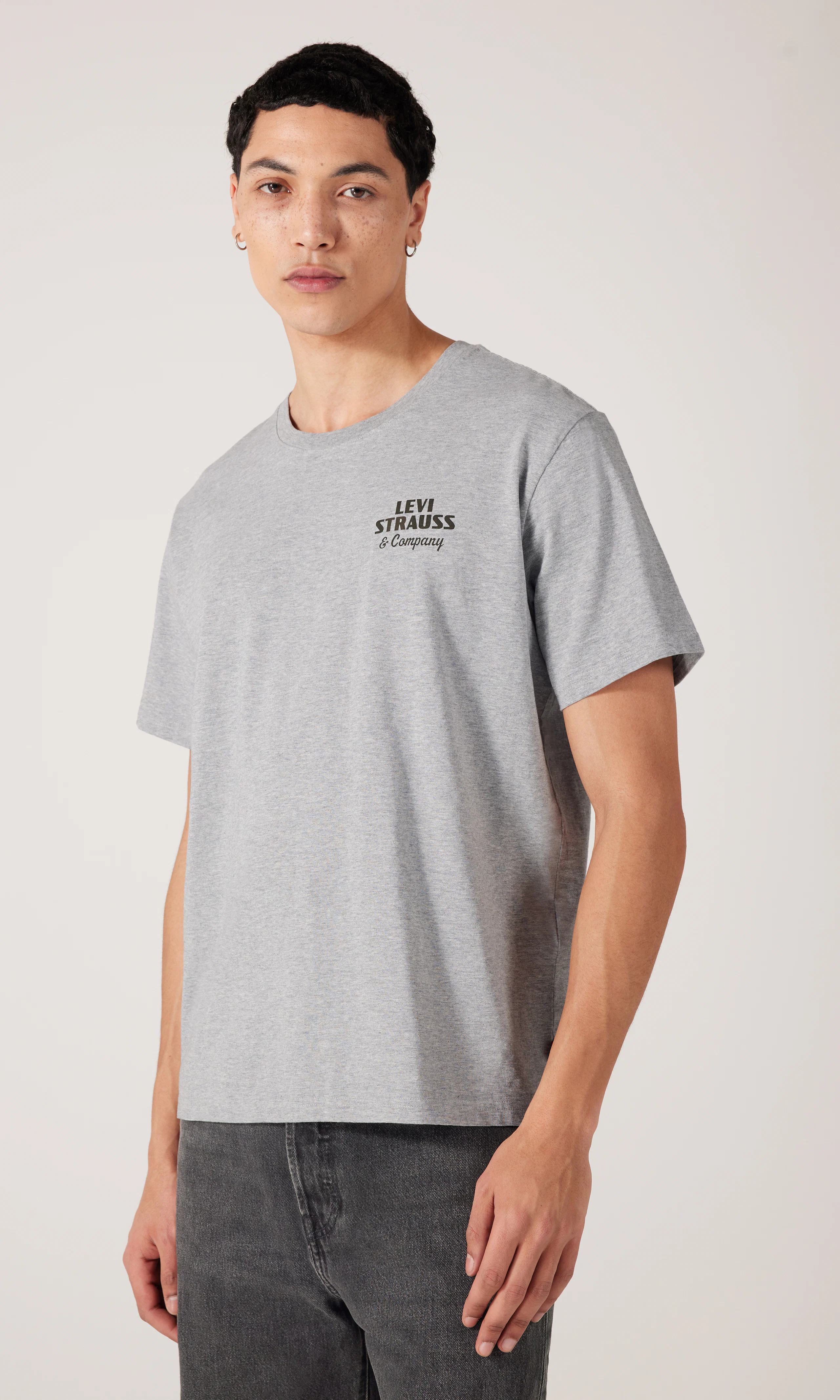 Relaxed Fit Tee Grå T-Skjorte. Front. Model.