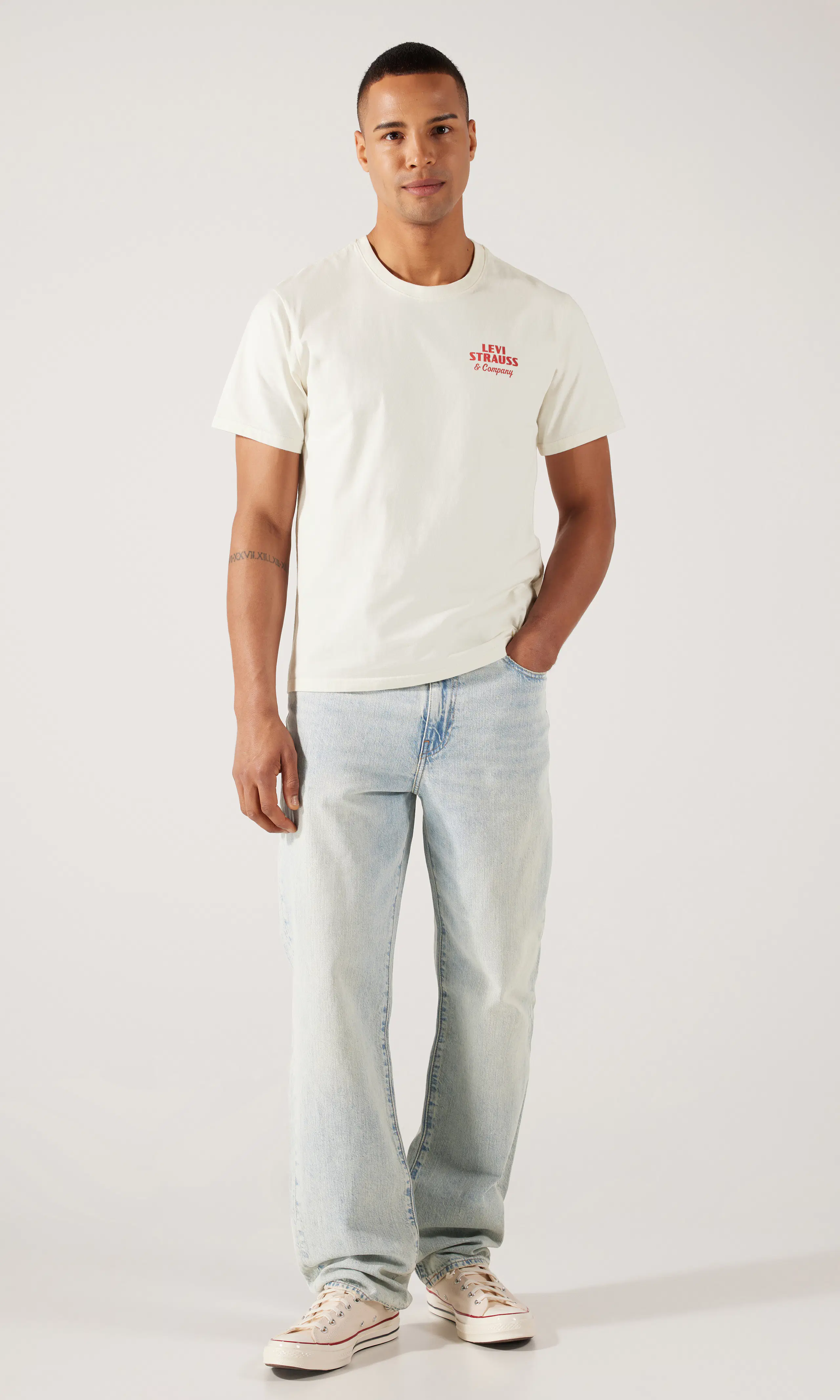 Relaxed Fit Tee Hvit T-Skjorte. Front 1. Model.