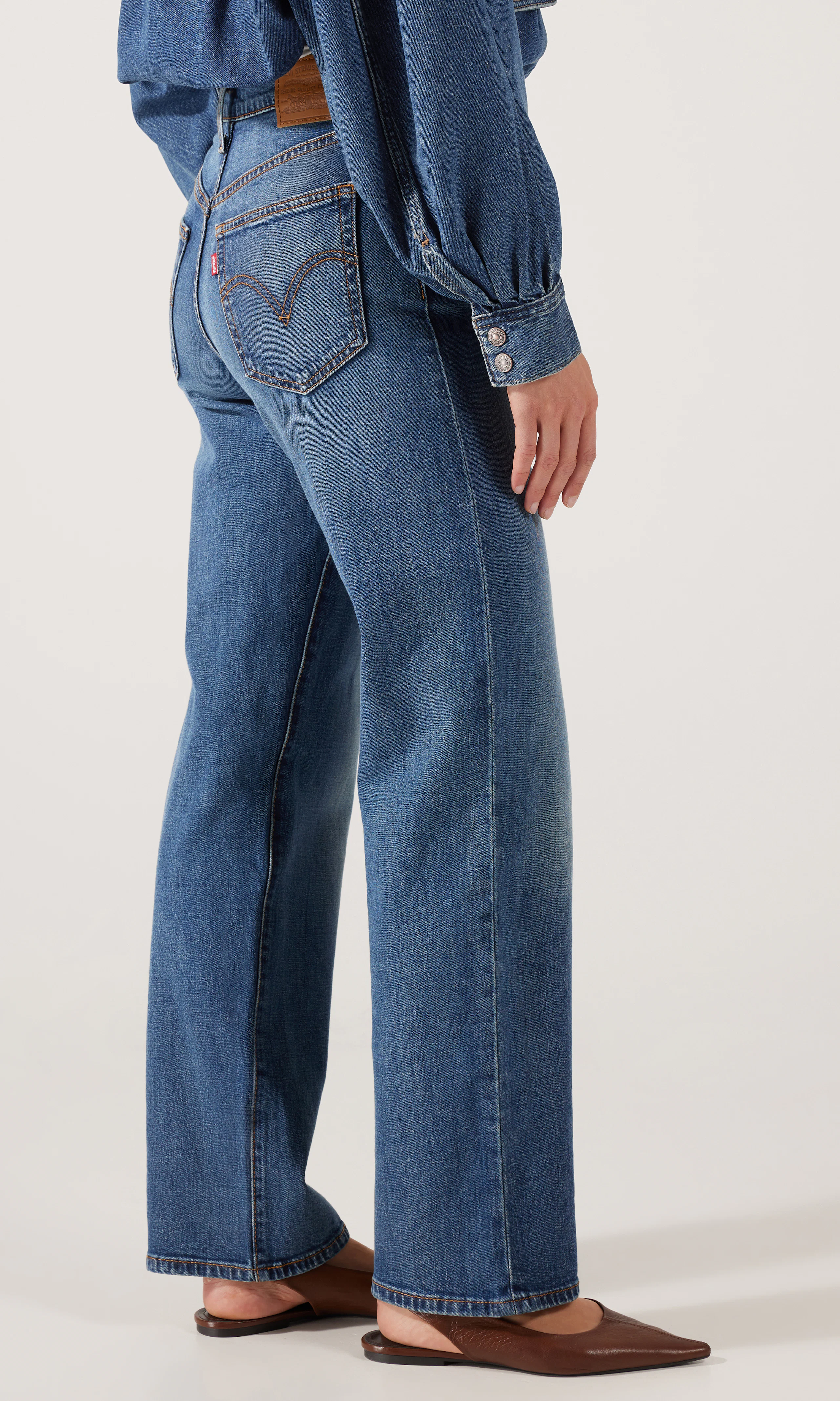 Ribcage Full Length Medium Blå Jeans. Front 2. Model.