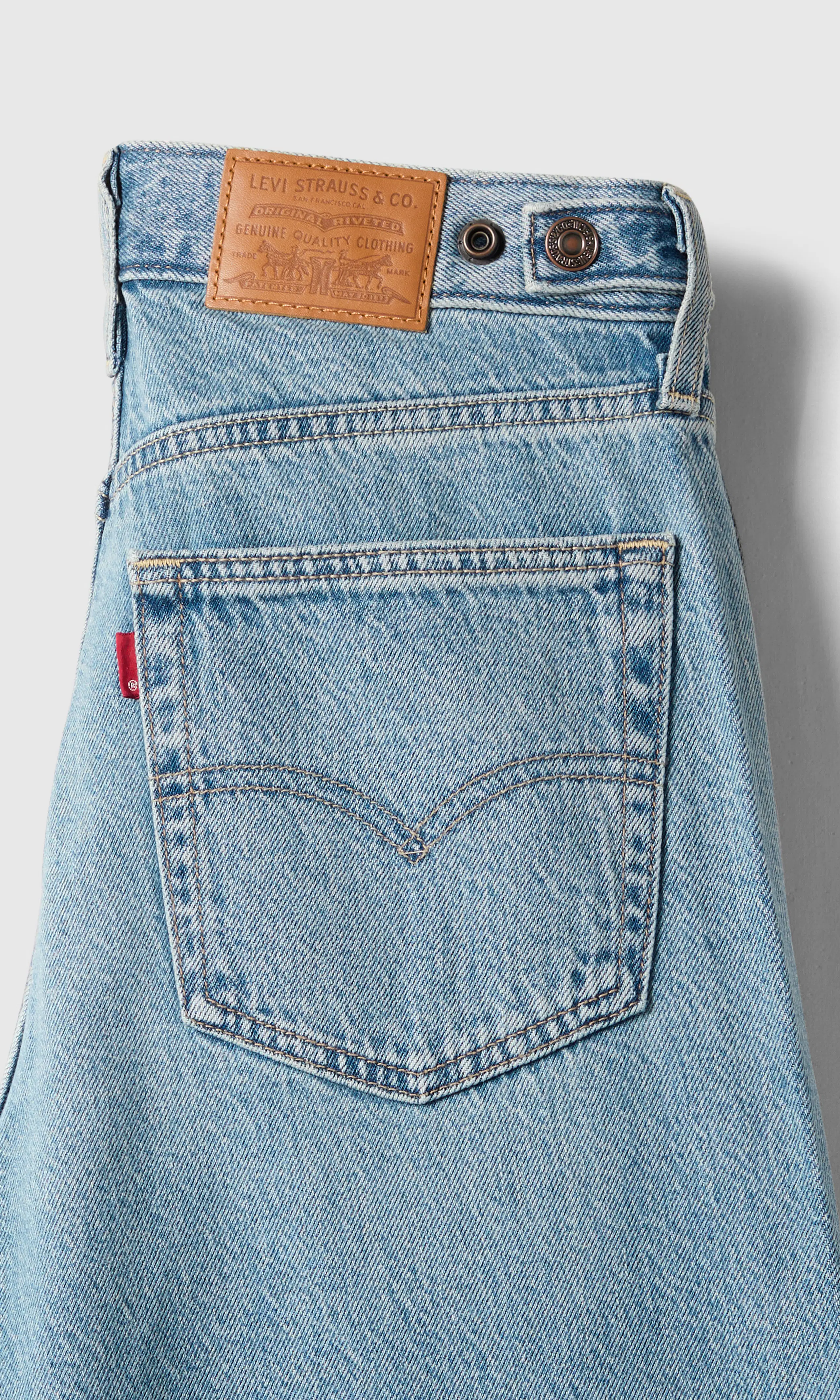 Cinch Wide Leg Lightweight Lys Blå Jeans. Detail 1. Flat.