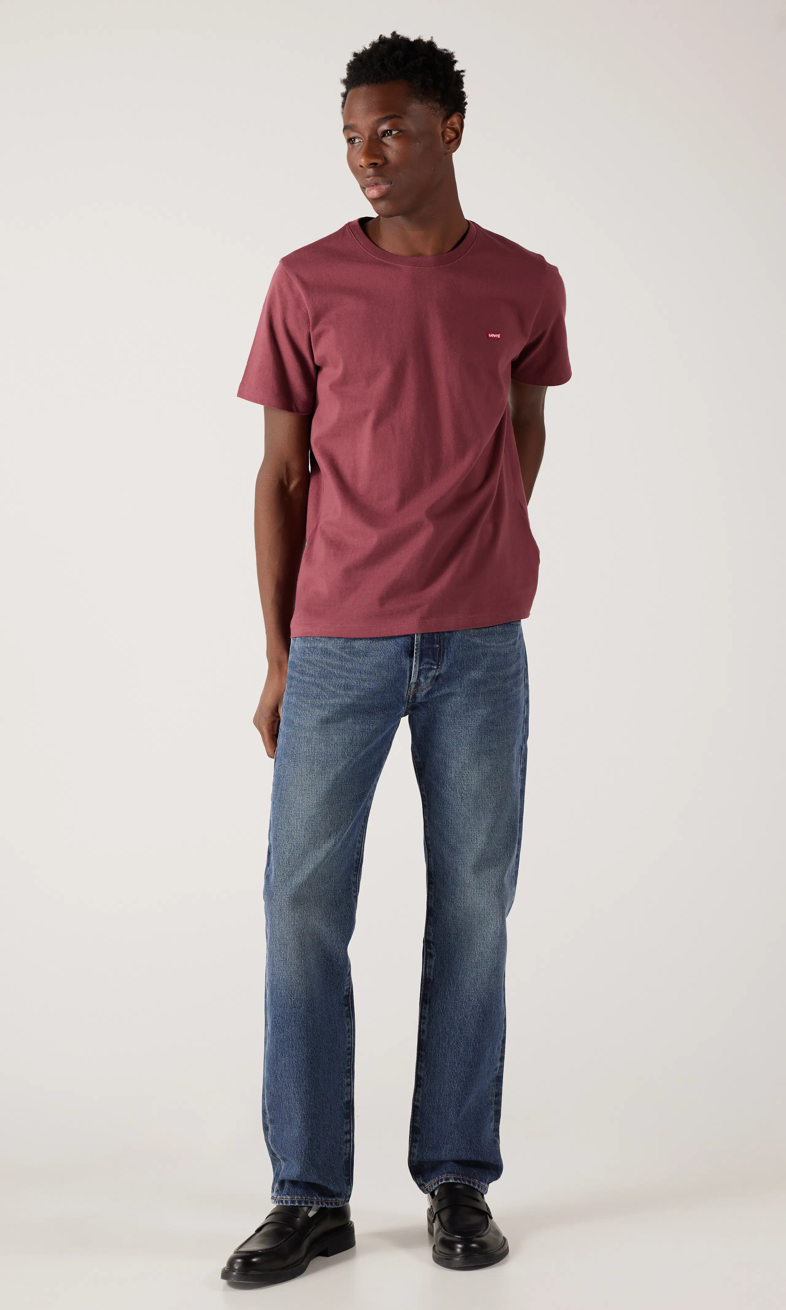 Original Housemark Tee Rød T-Skjorte. Front 1. Model.