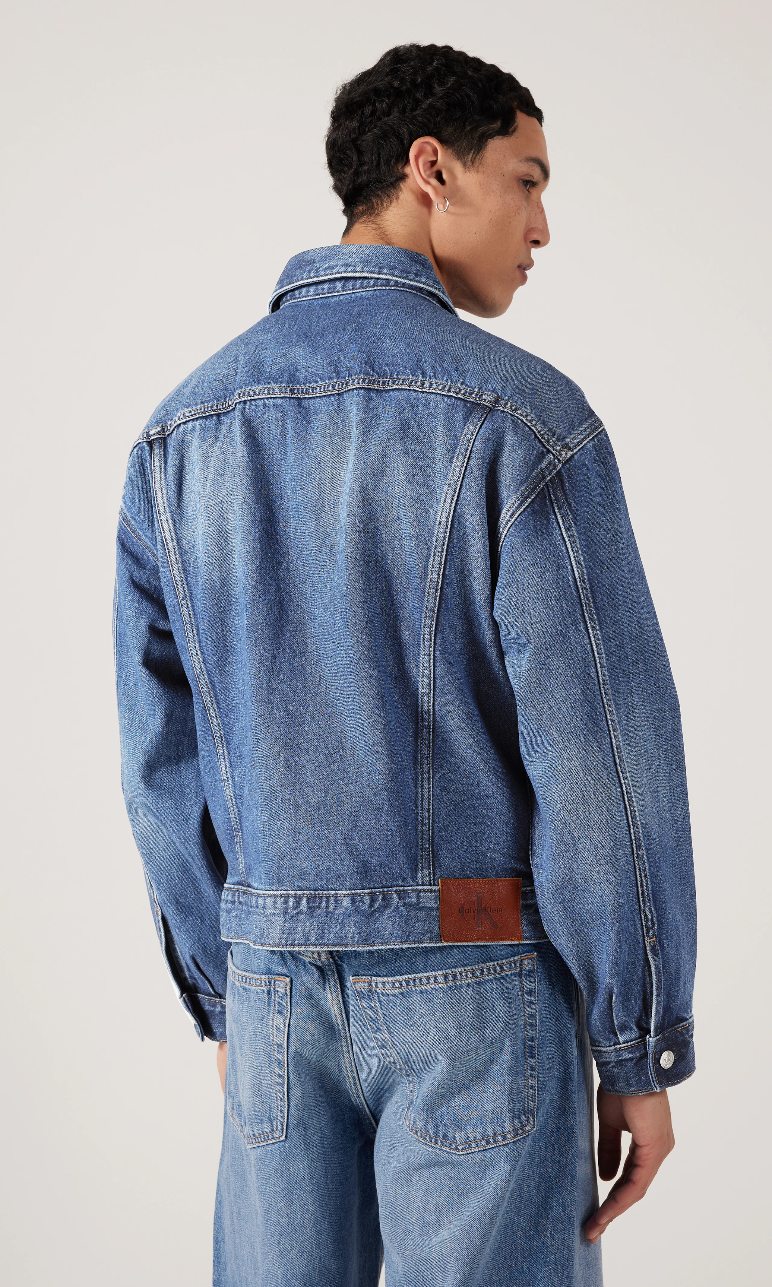 90's Trucker Medium Blå Jacka. Back. Model.