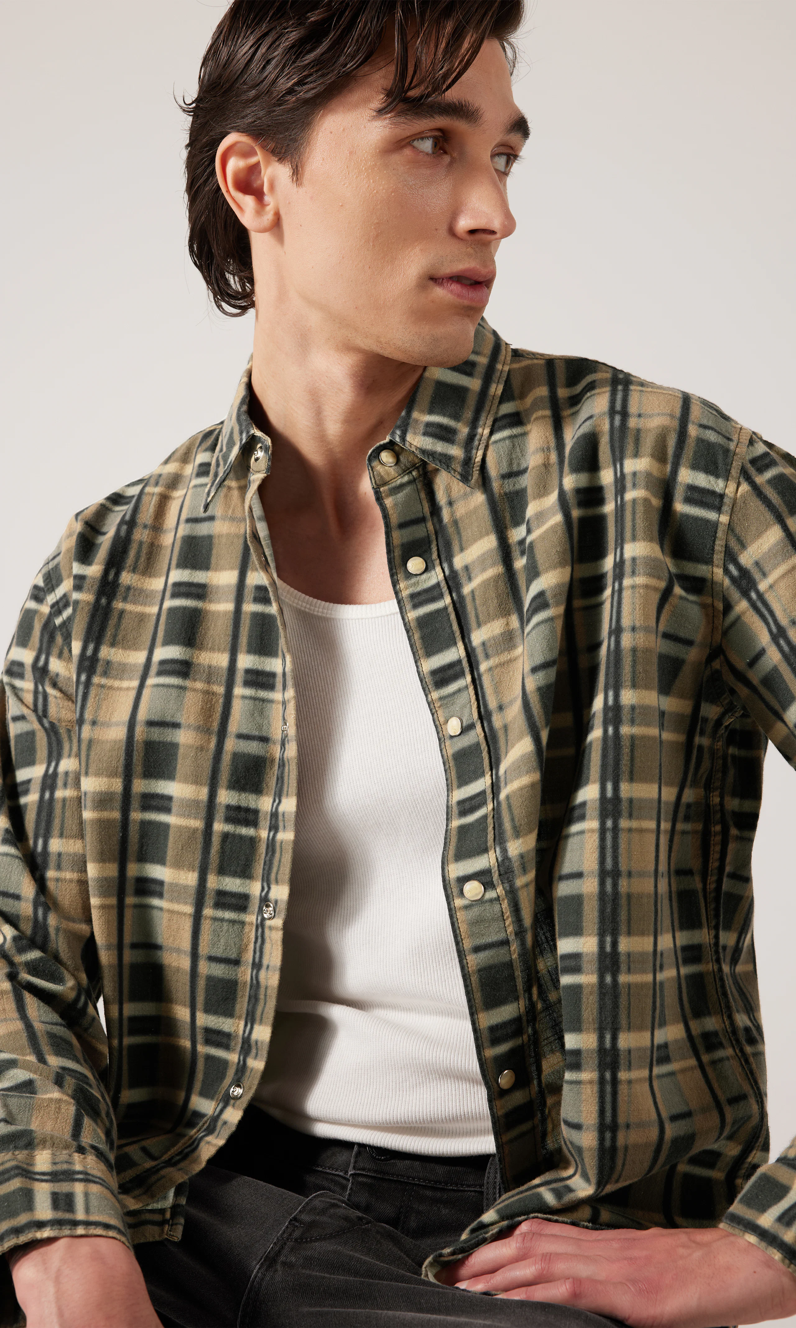 Printed Check Ruudullinen Kauluspaita. Front. Model.