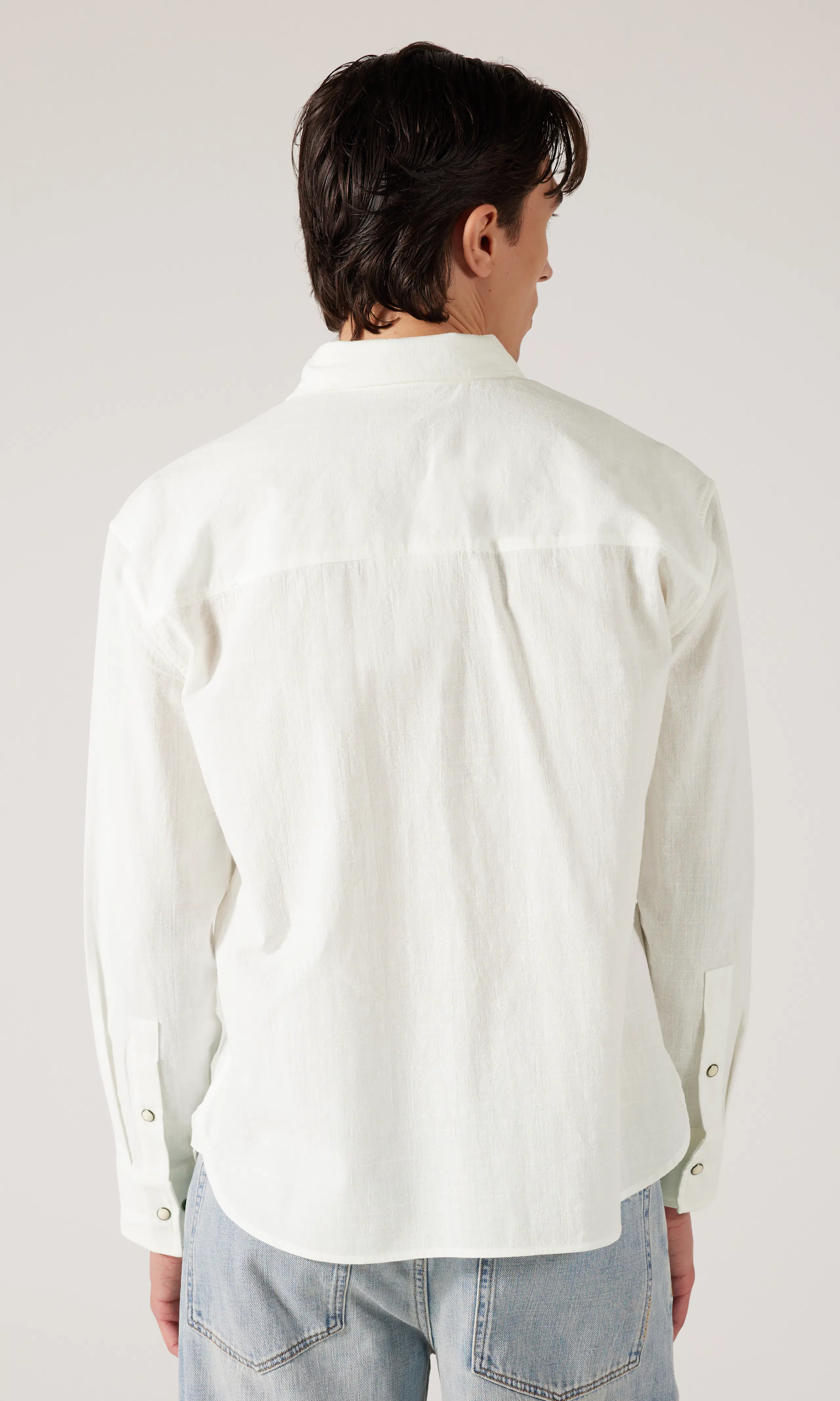 Cotton Vit Overshirt. Back. Model.