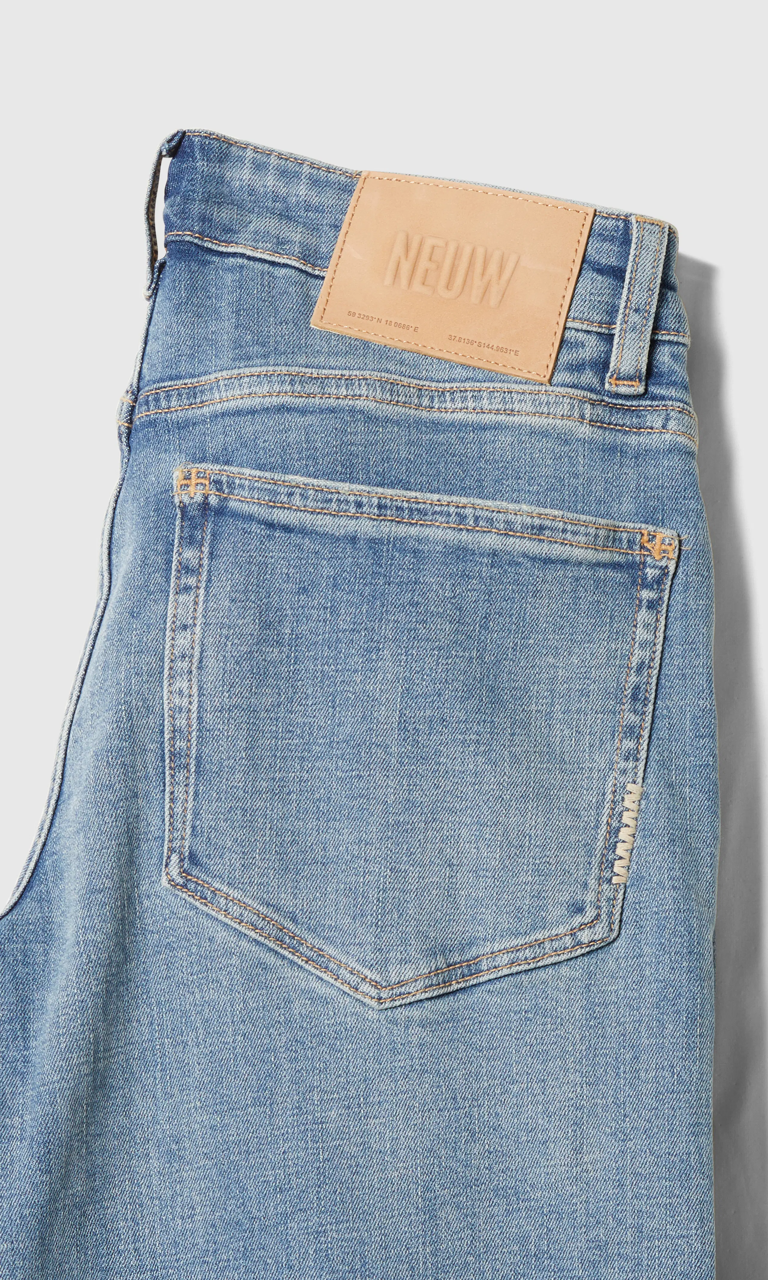 Eva Low Medium Blå Jeans. Detail 1. Flat.