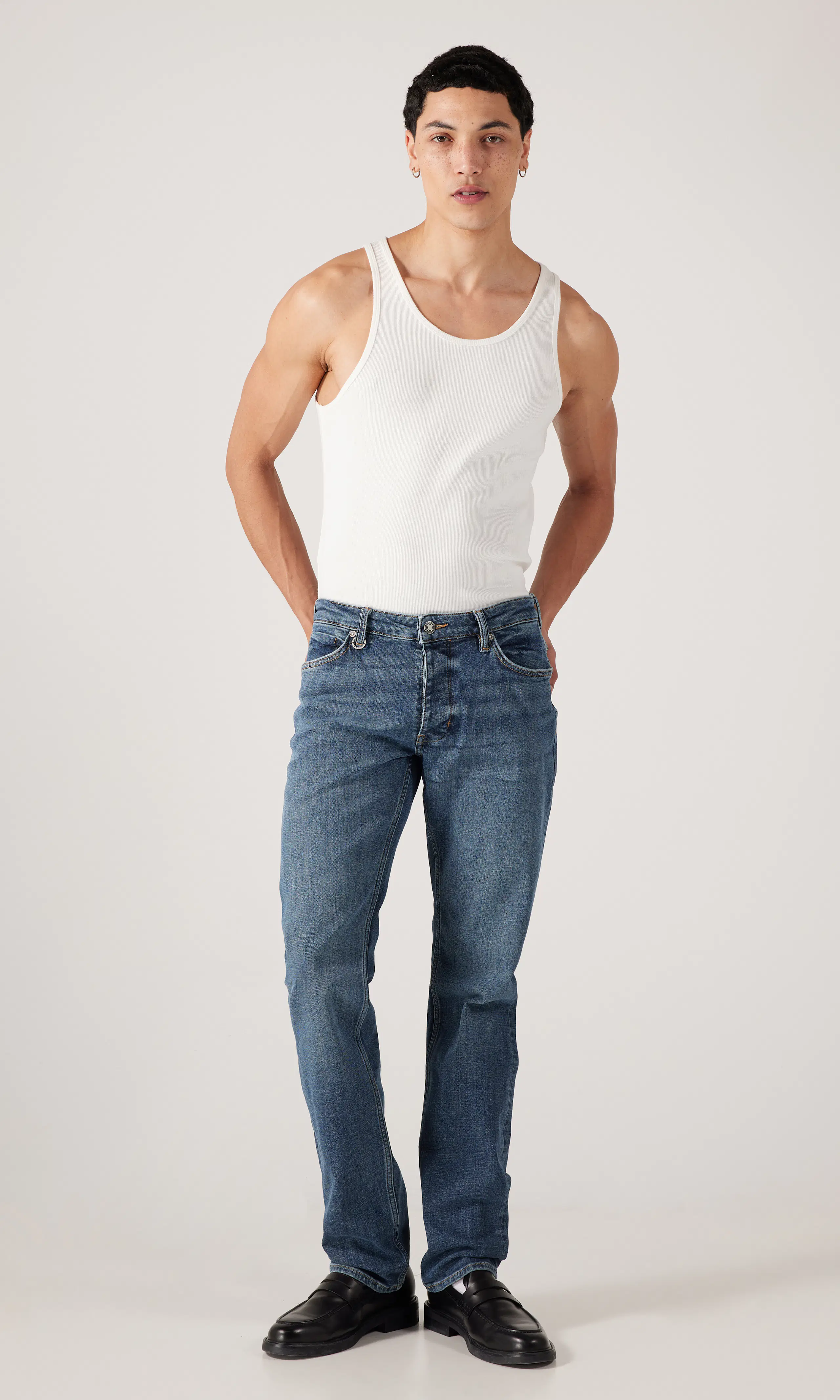 Lou Straight Jeans. Front 1. Model.