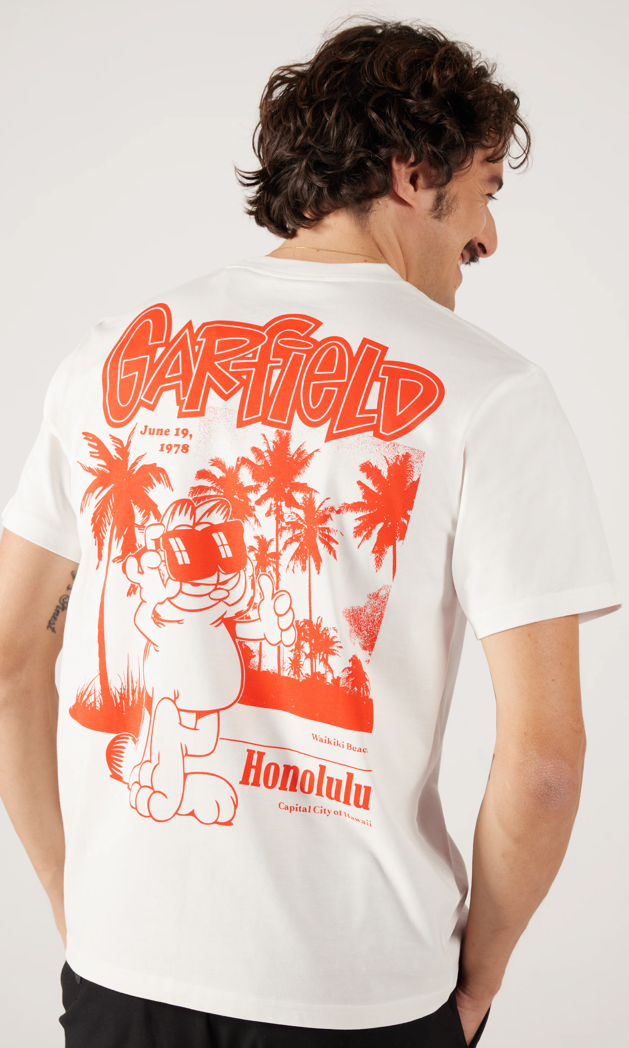 Garfield T-Paita. Front. Model.