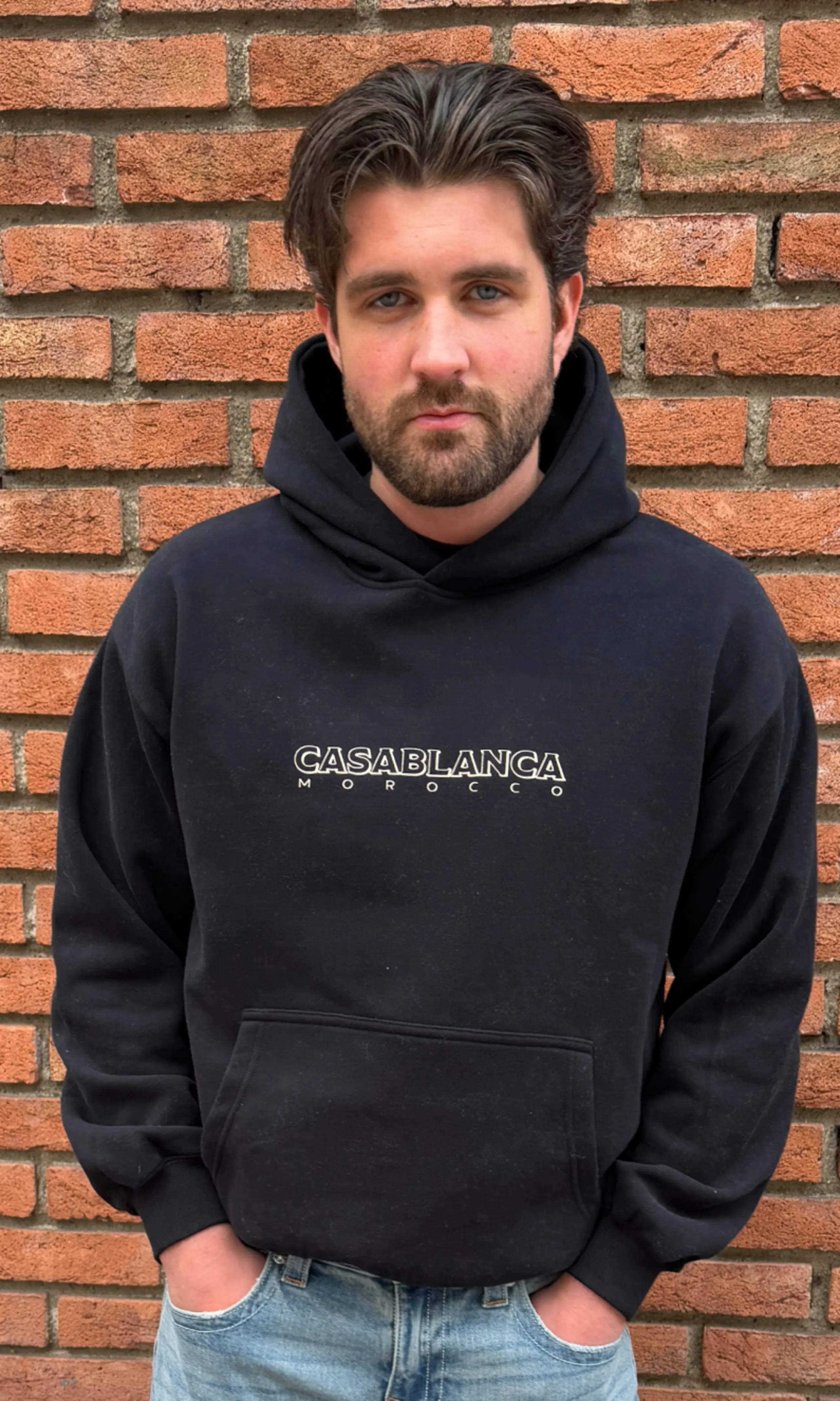 Hood Casa Huppari. Front. Model.