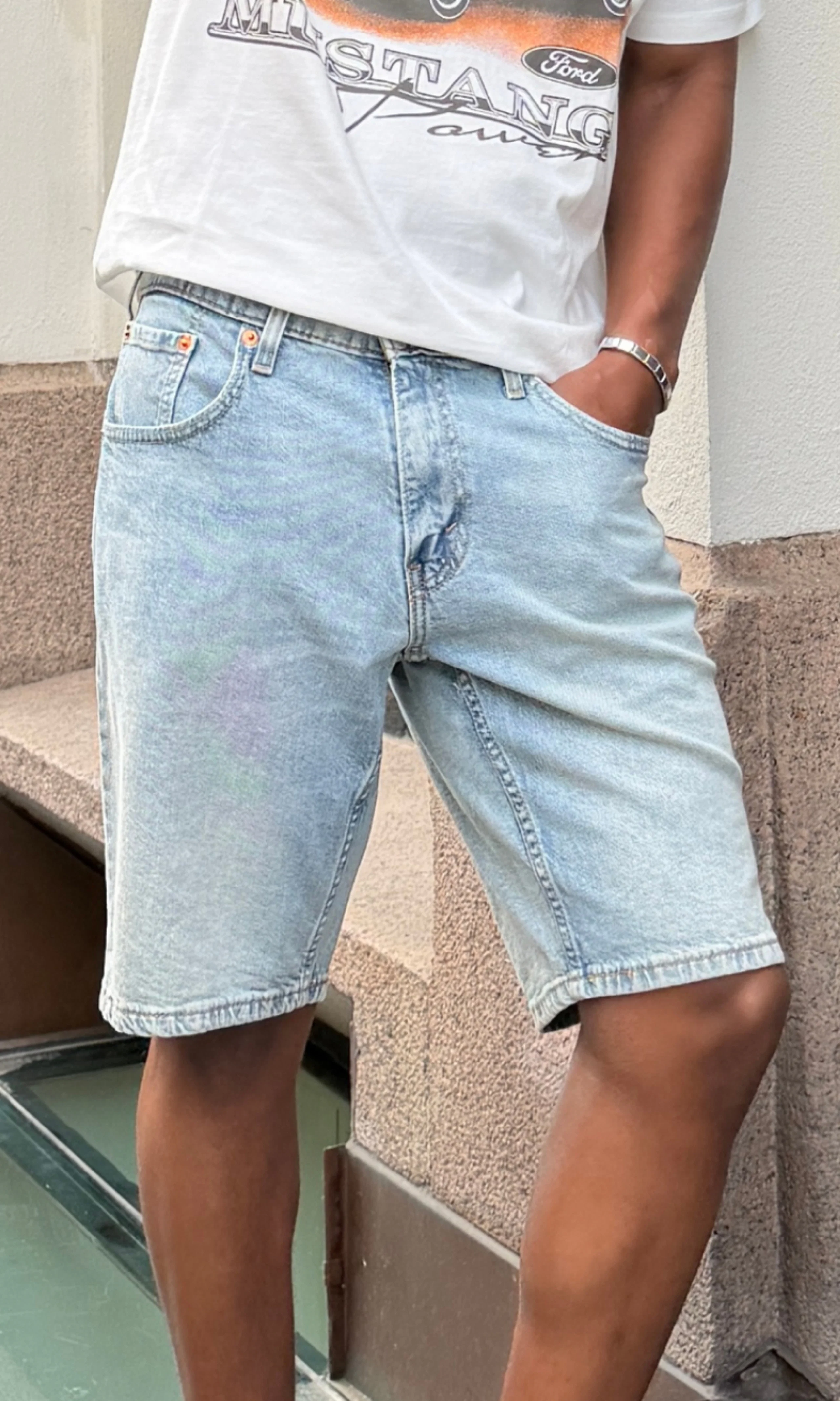 445™ Athletic 10" Vaaleansiniset Farkkushortsit. Front. Model.
