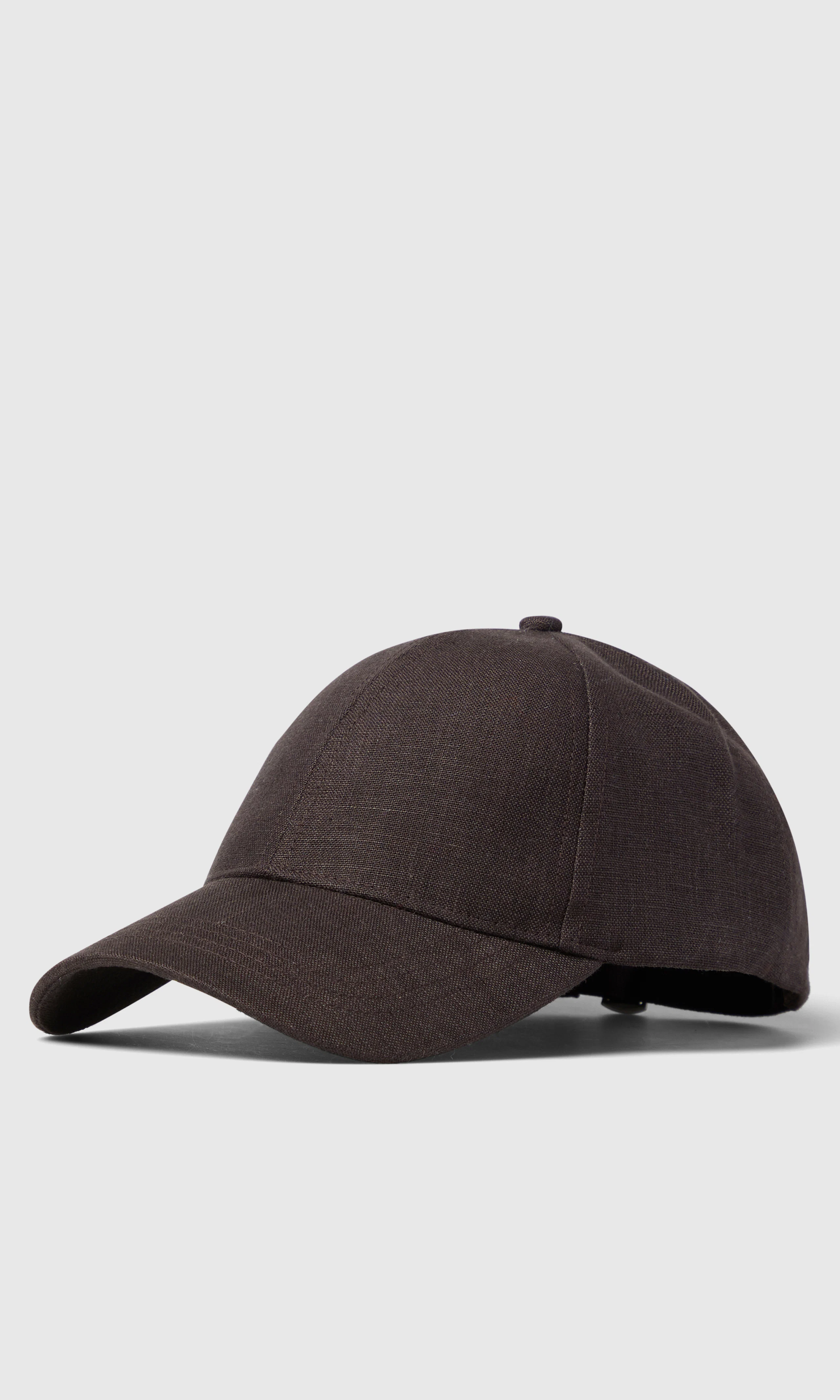 Lin Keps. Front. Flat.
