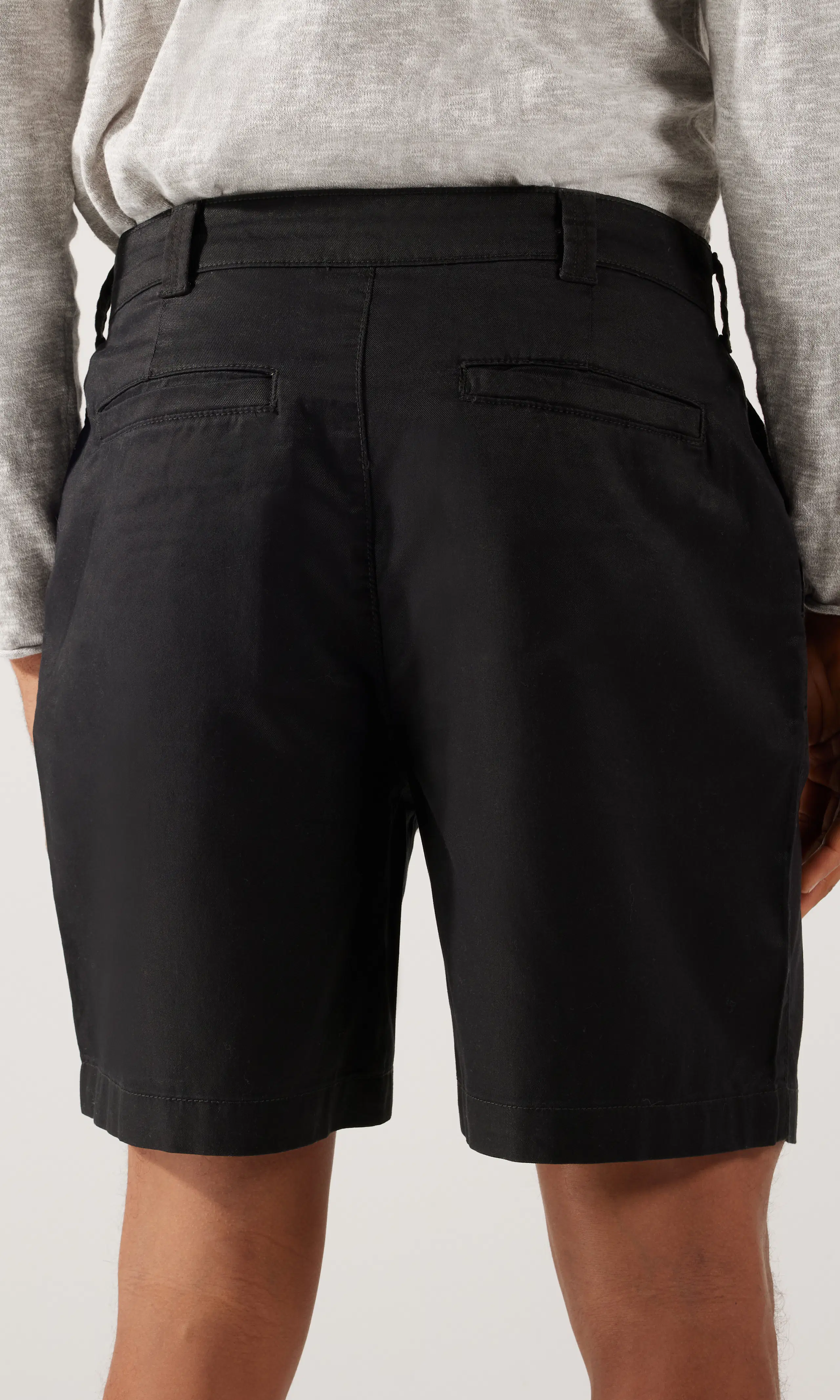 Chino Shorts. Detail 1. Model.