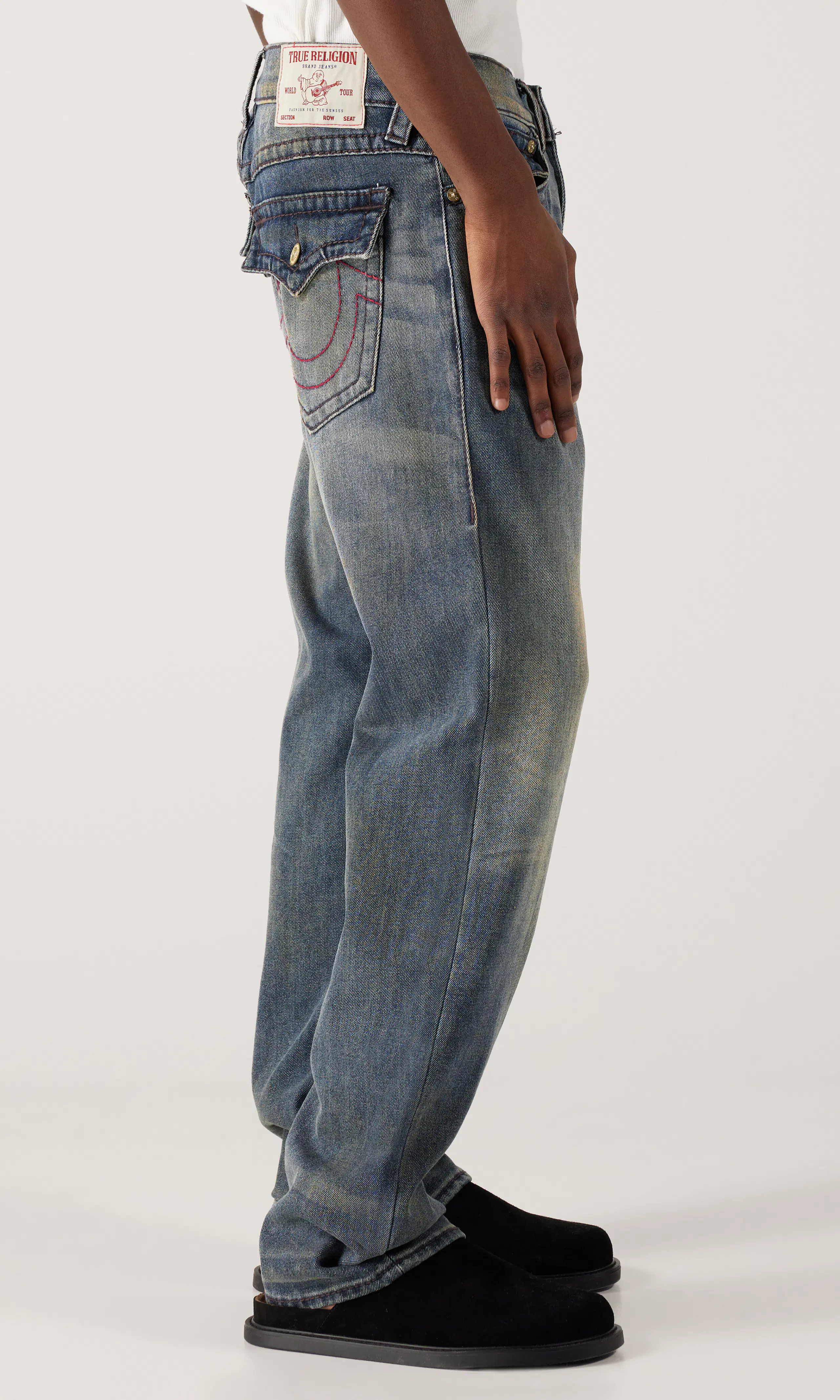 Ricky Big T Flap Mørk Blå Jeans. Front 2. Model.