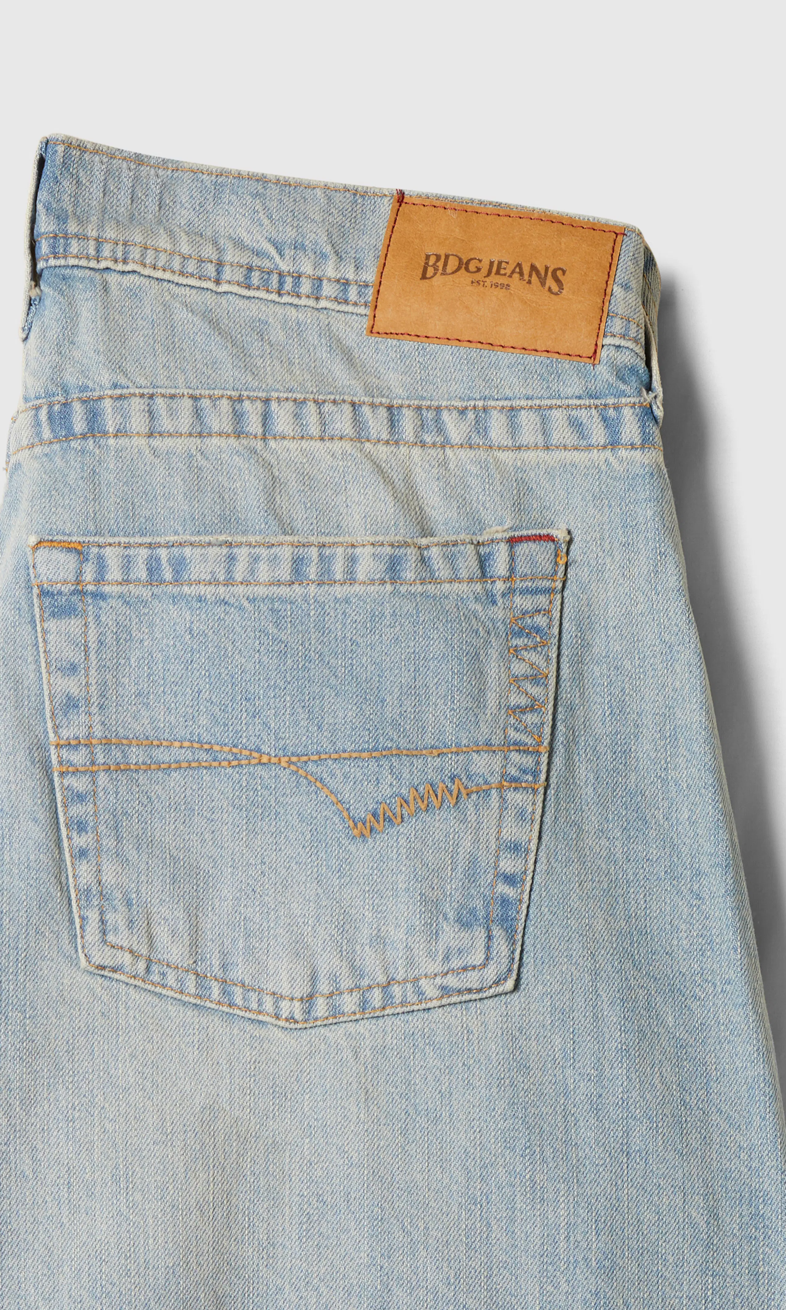 Kayla Cocoon Jeans. Detail 1. Flat.