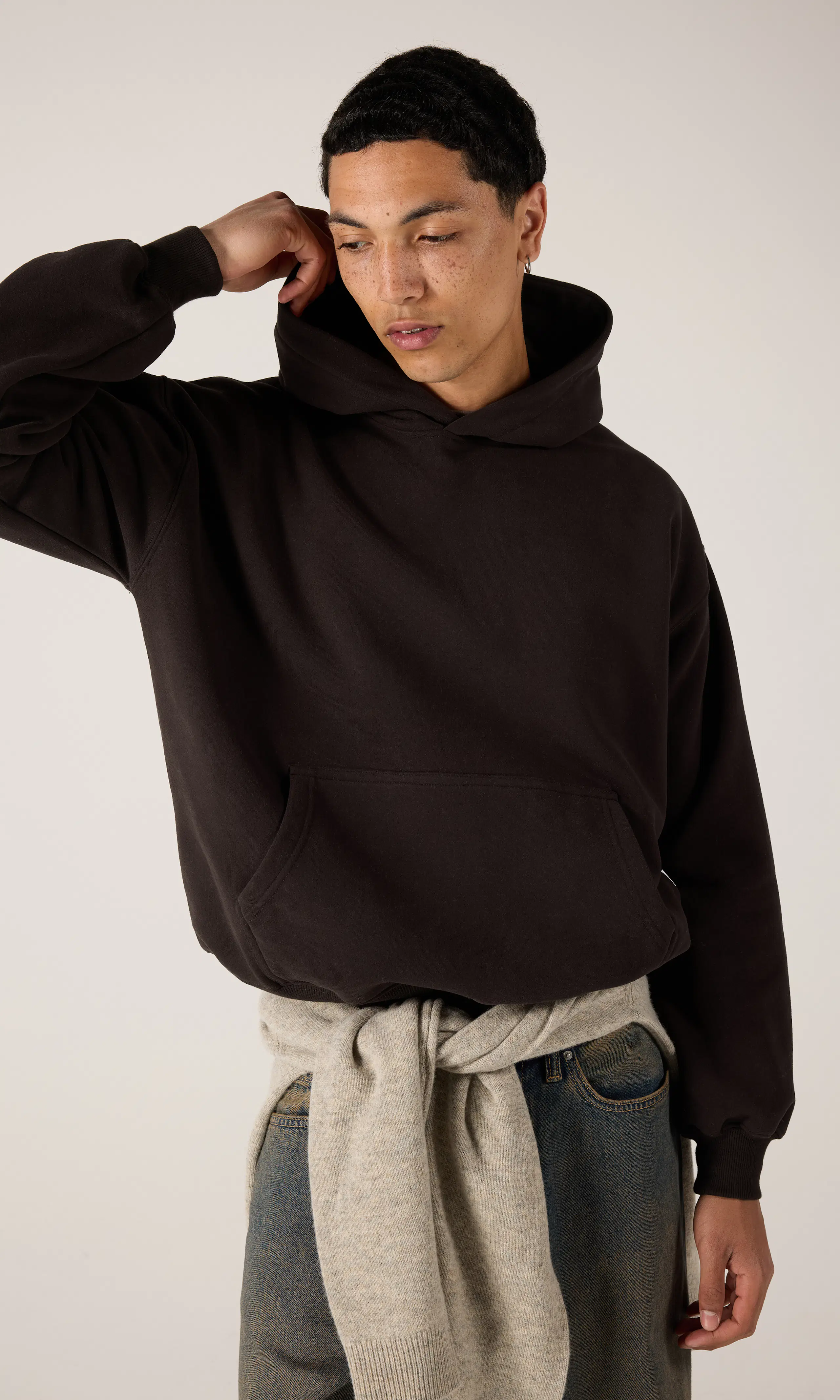 New Hood Hettegenser. Front. Model.