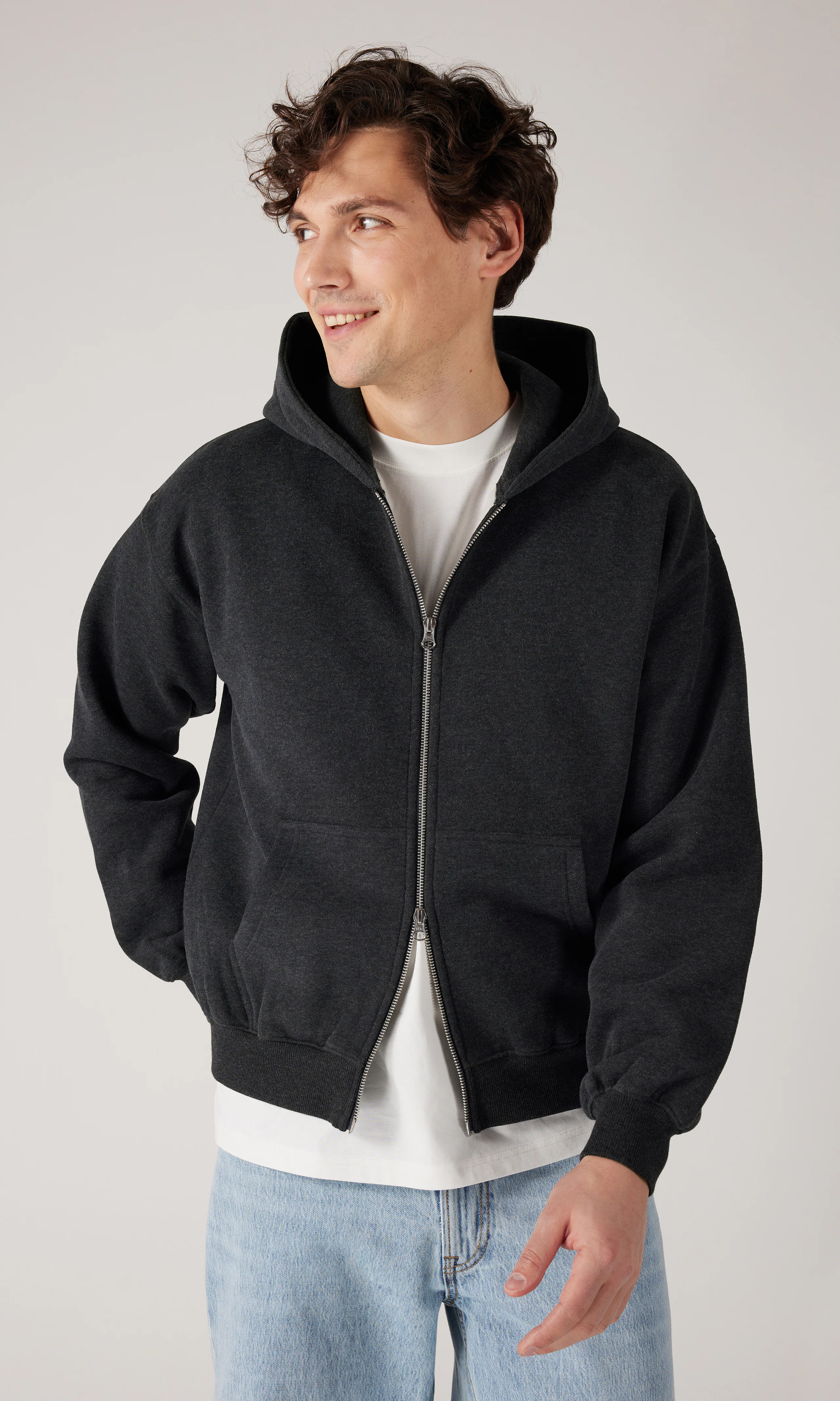 New Zip Hood Huvtröja. Front. Model.