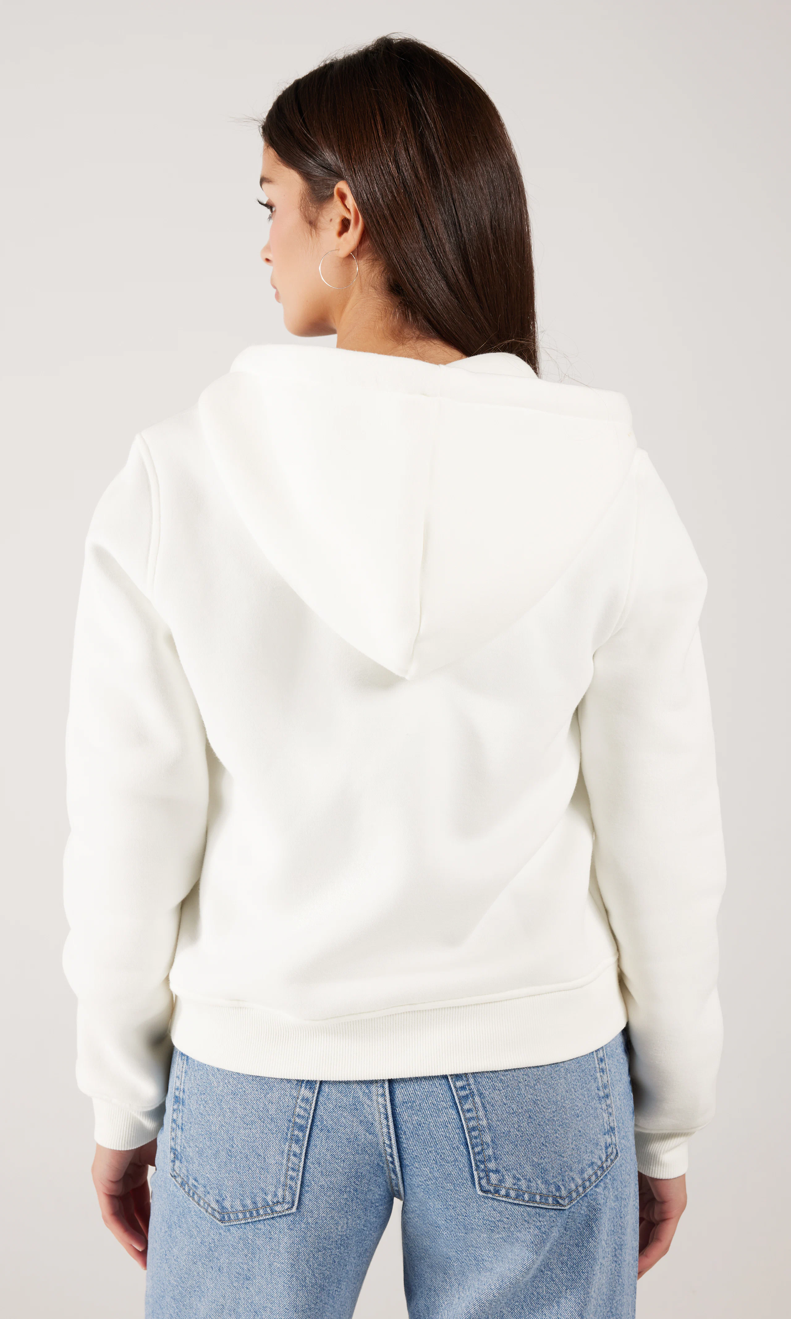Zip Hood Huvtröja. Back. Model.