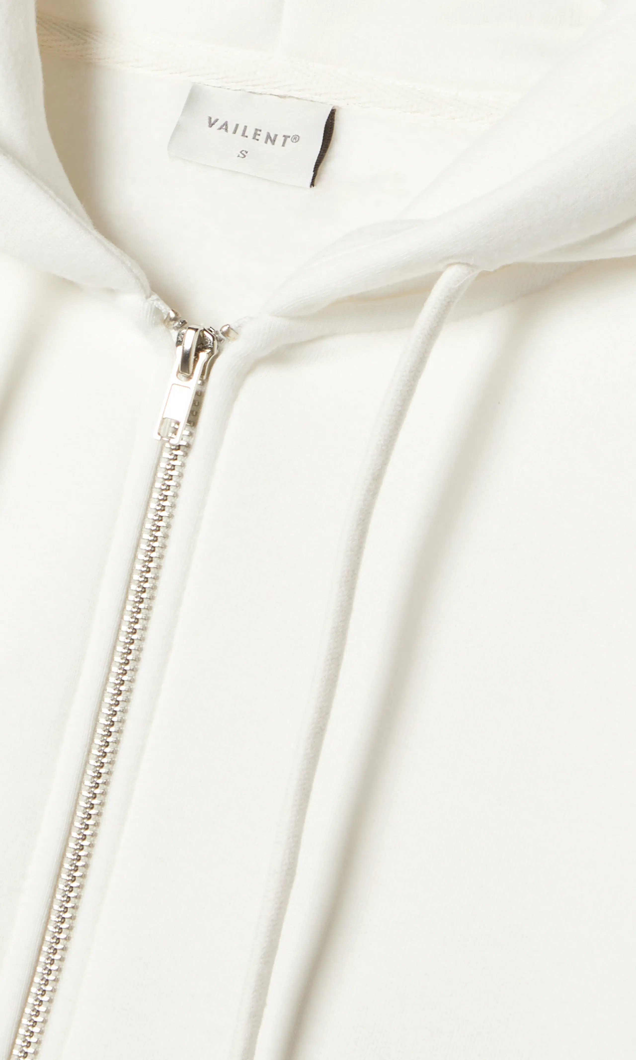Zip Hood Huvtröja. Detail 1. Flat.