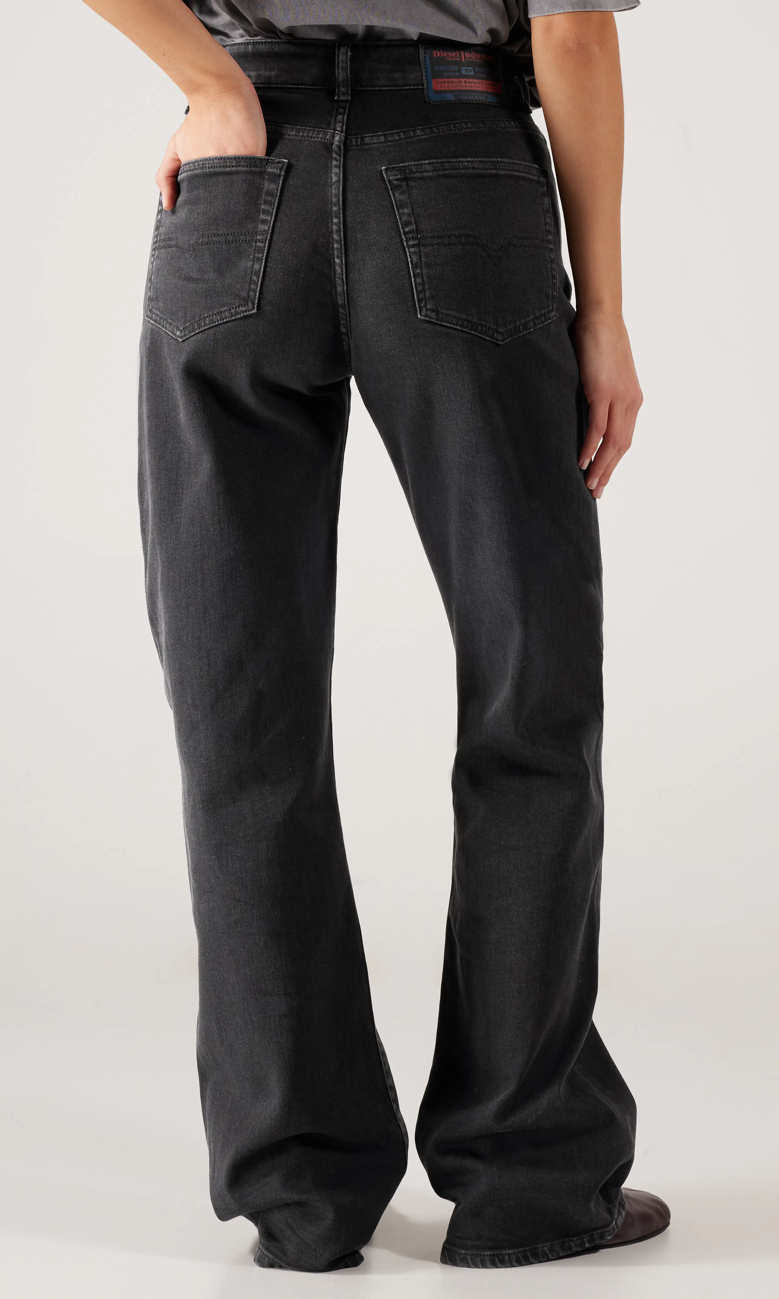 1971 D-Sent Svarta Jeans. Back. Model.