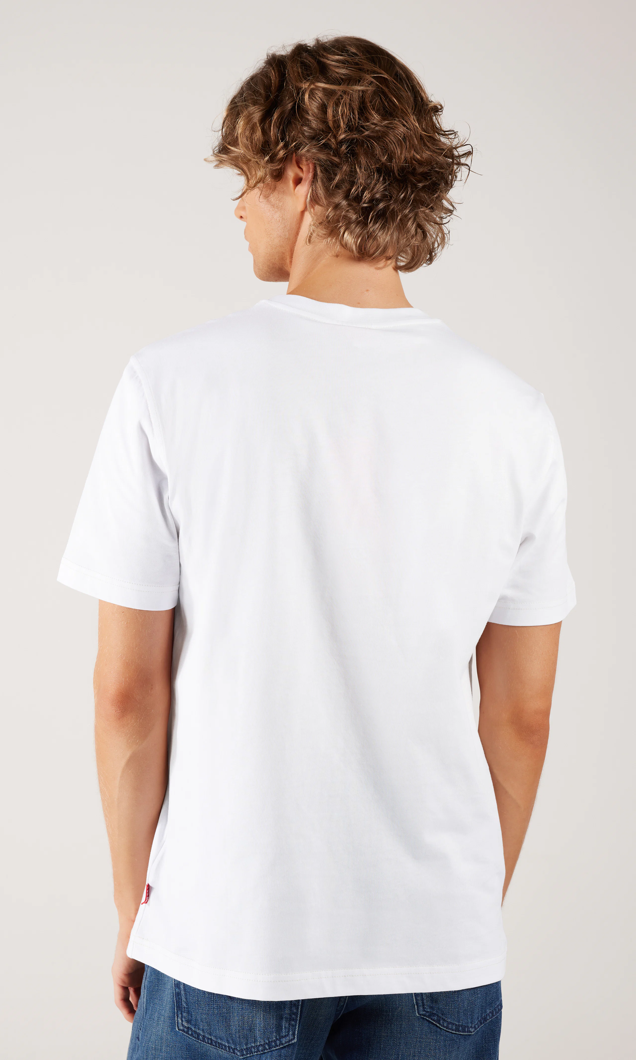 T-Adjust-V8 Svart T-Shirt. Back. Model.