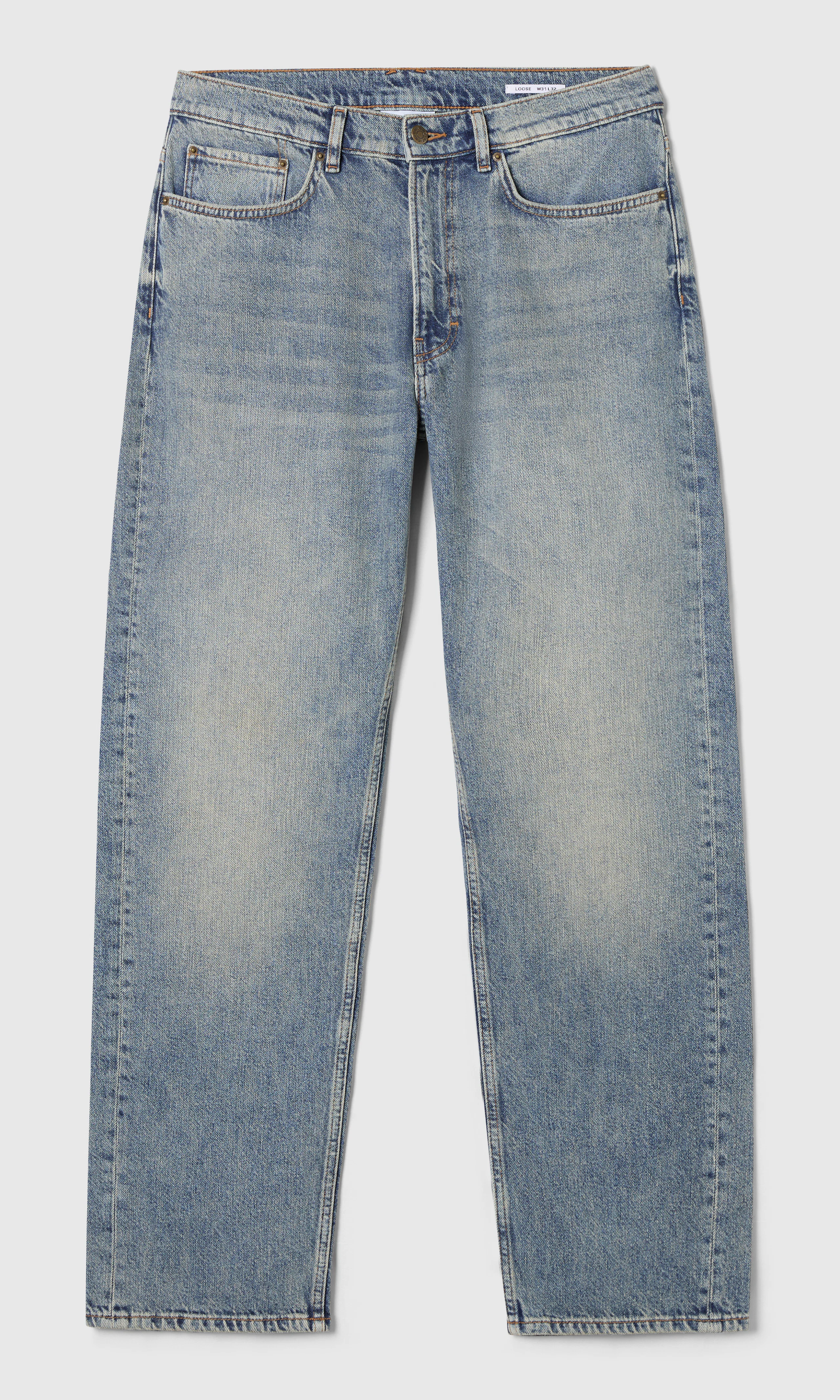 Loose Premium Keskisiniset Farkut. Front. Flat.
