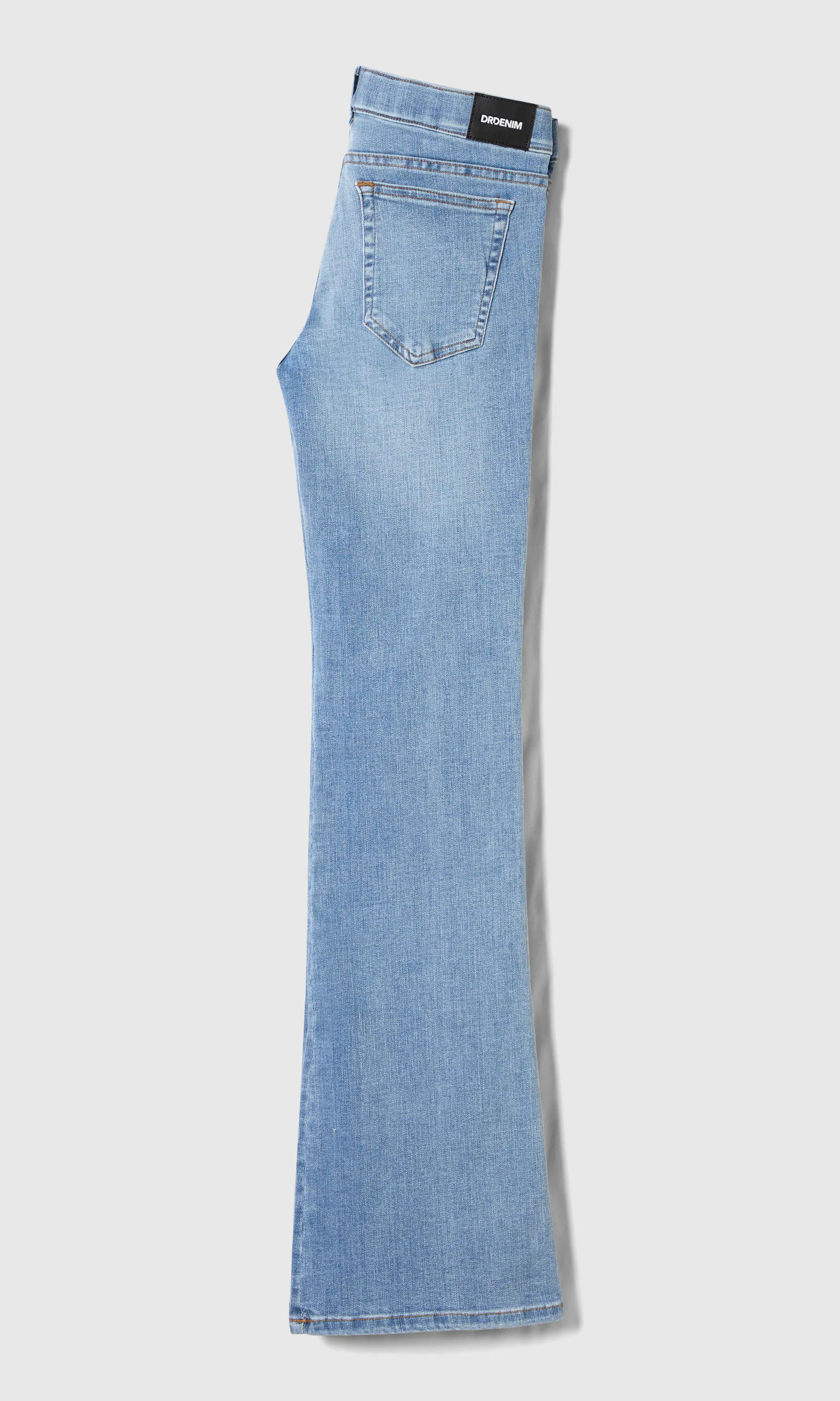 Kily Low Bootcut Lys Blå Jeans. Back. Flat.