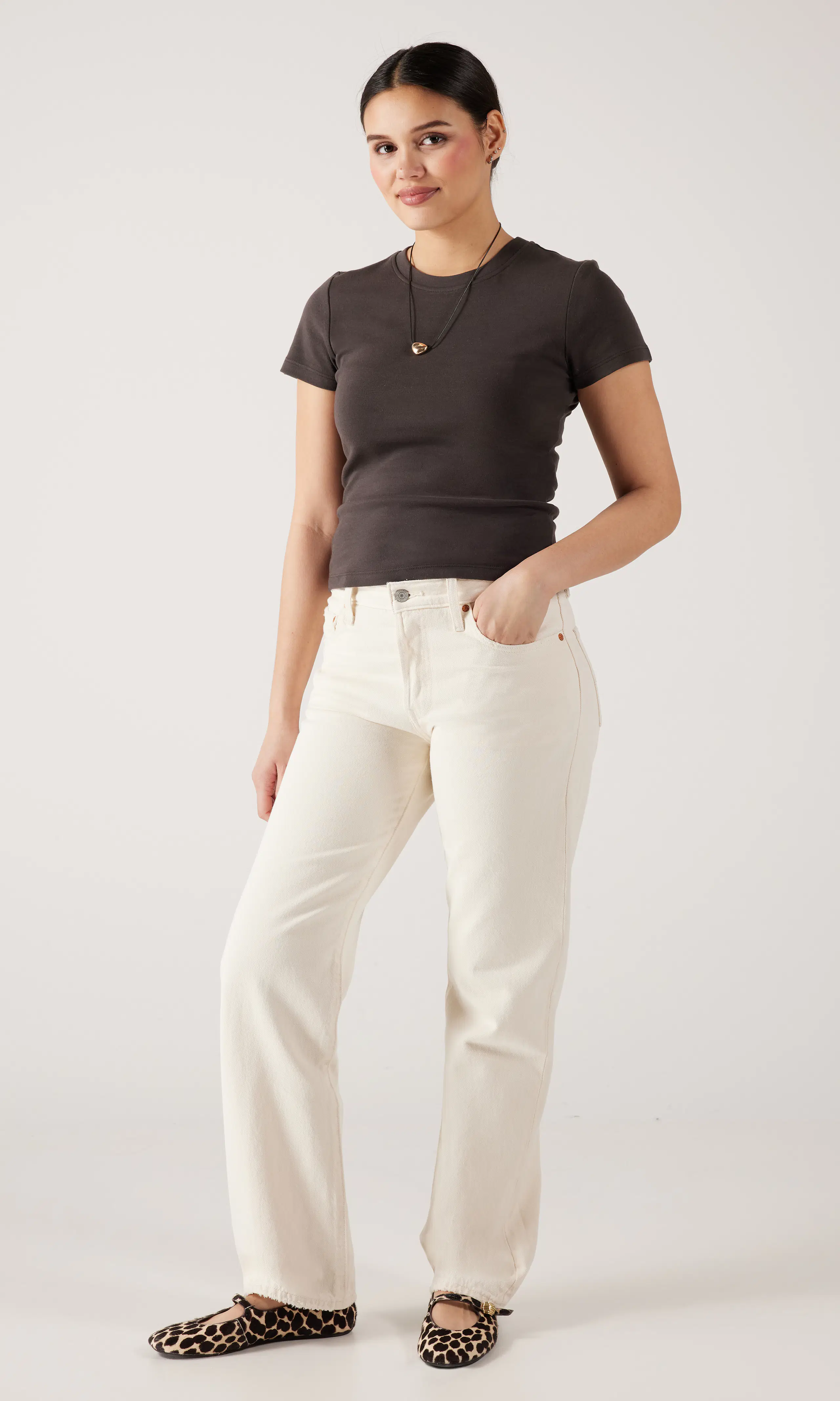 Slim T-Paita. Front 1. Model.