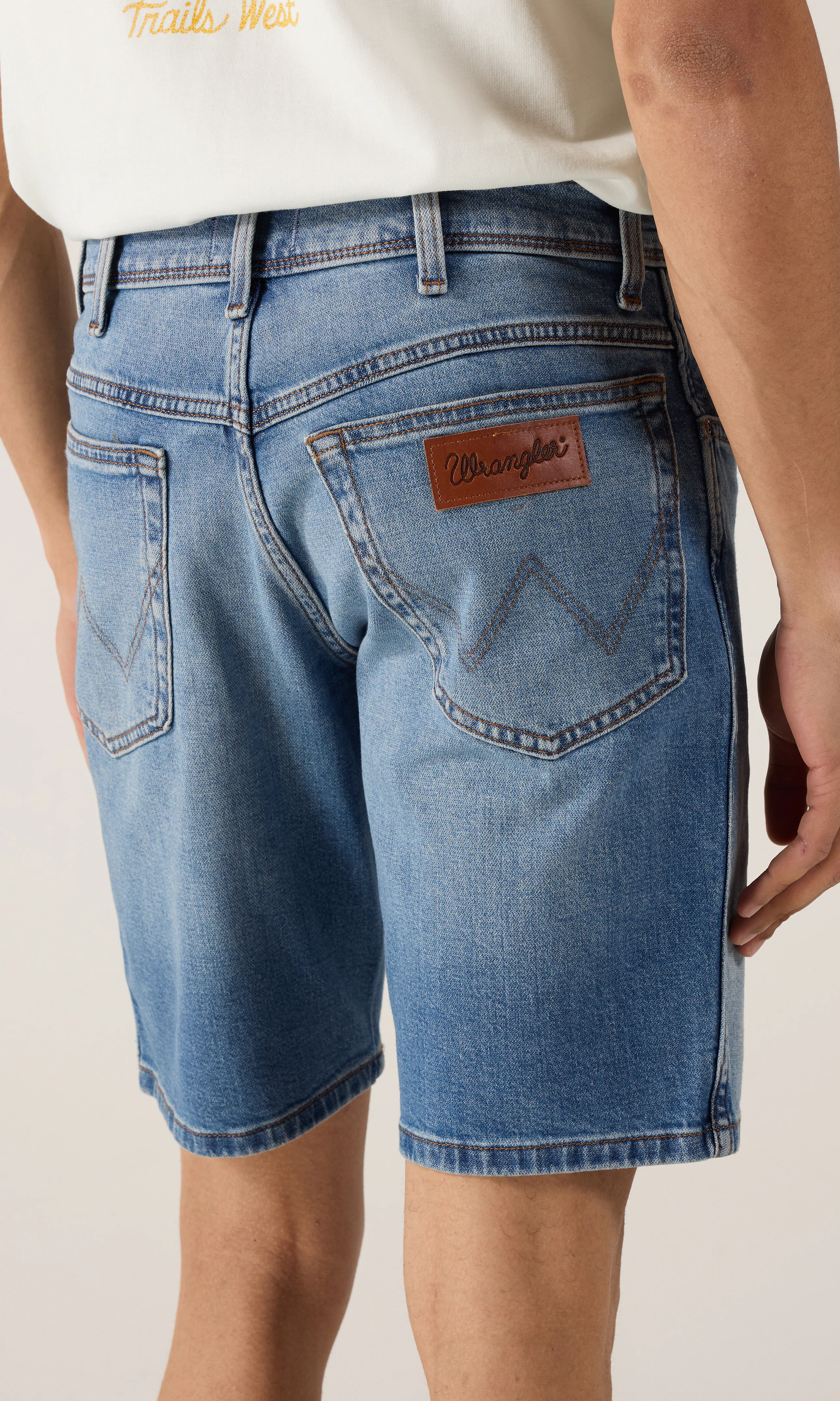 Texas Medium Blå Shorts. Back. Model.