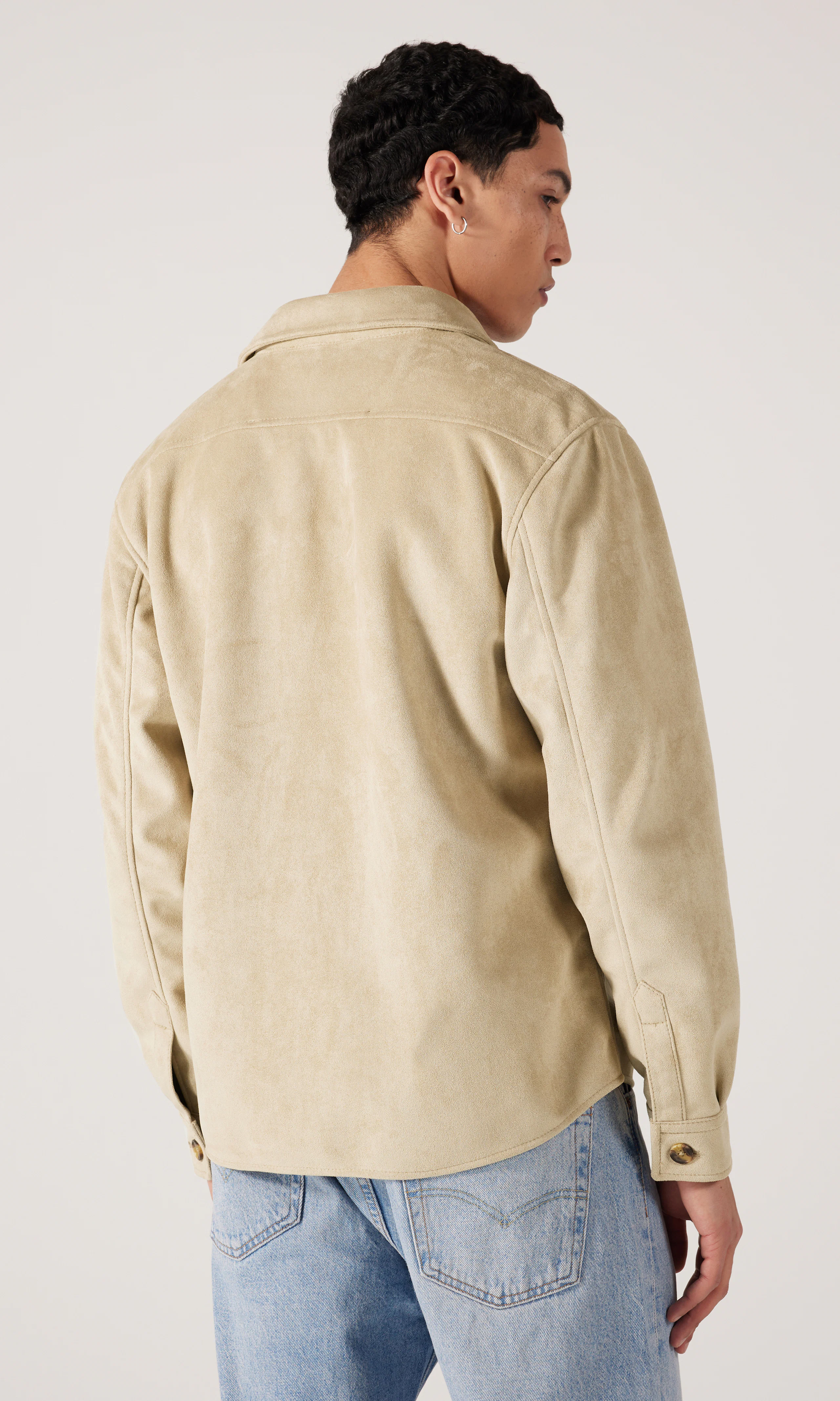 Alfred Vegan Paitatakki. Back. Model.