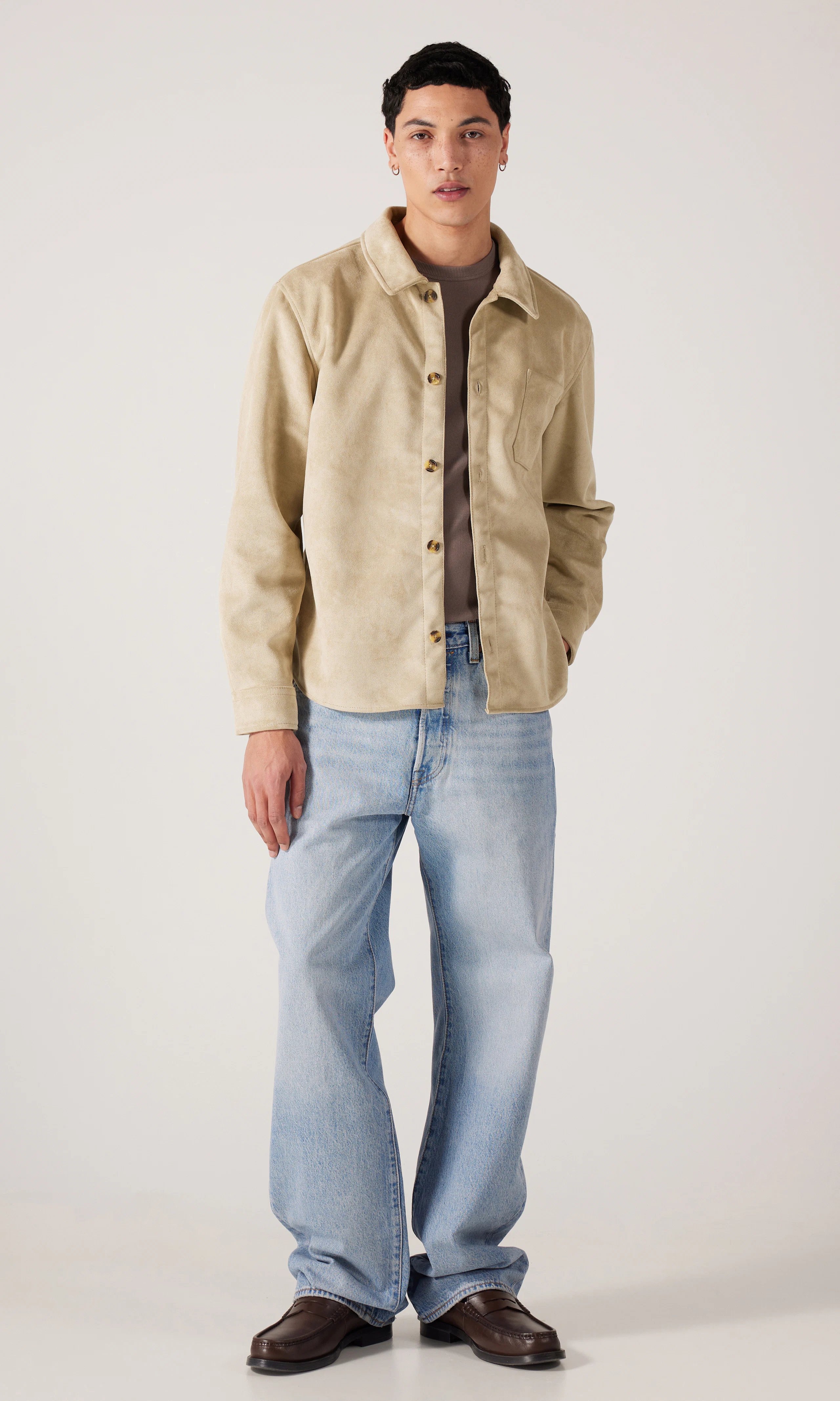 Alfred Vegan Paitatakki. Front 1. Model.