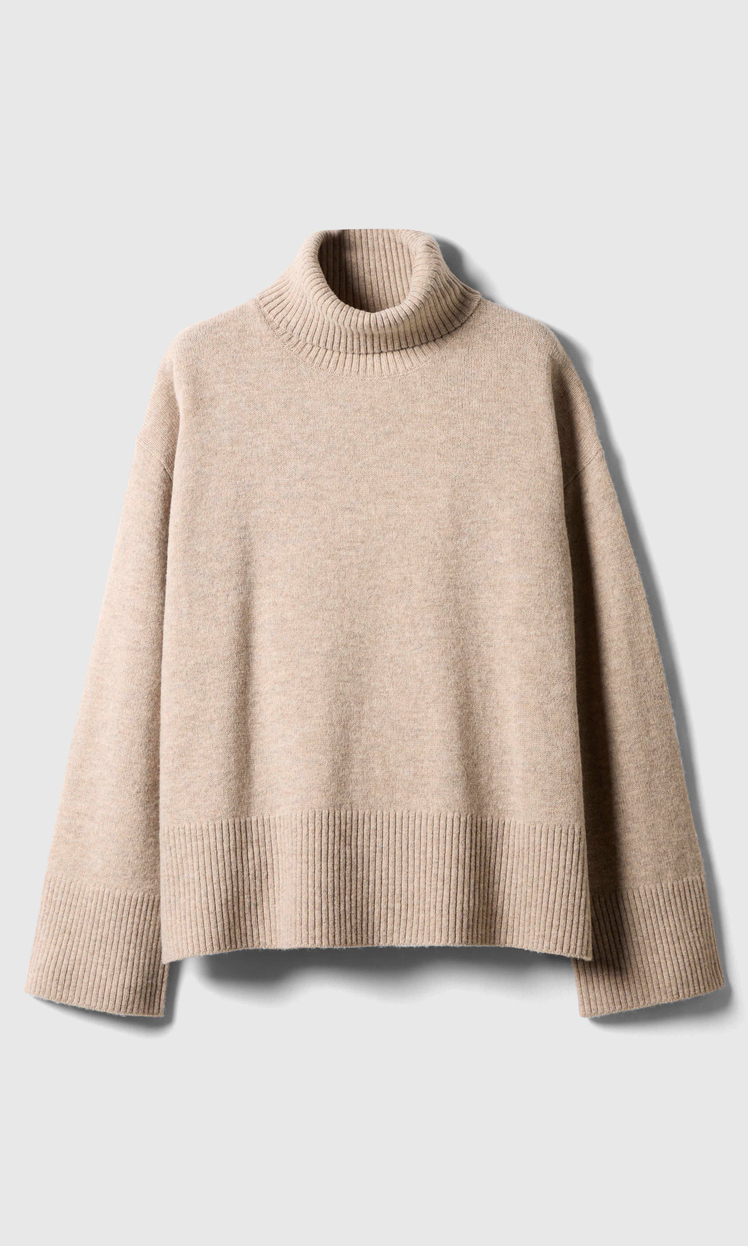 Merino Turtle Pooloneule. Front. Flat.