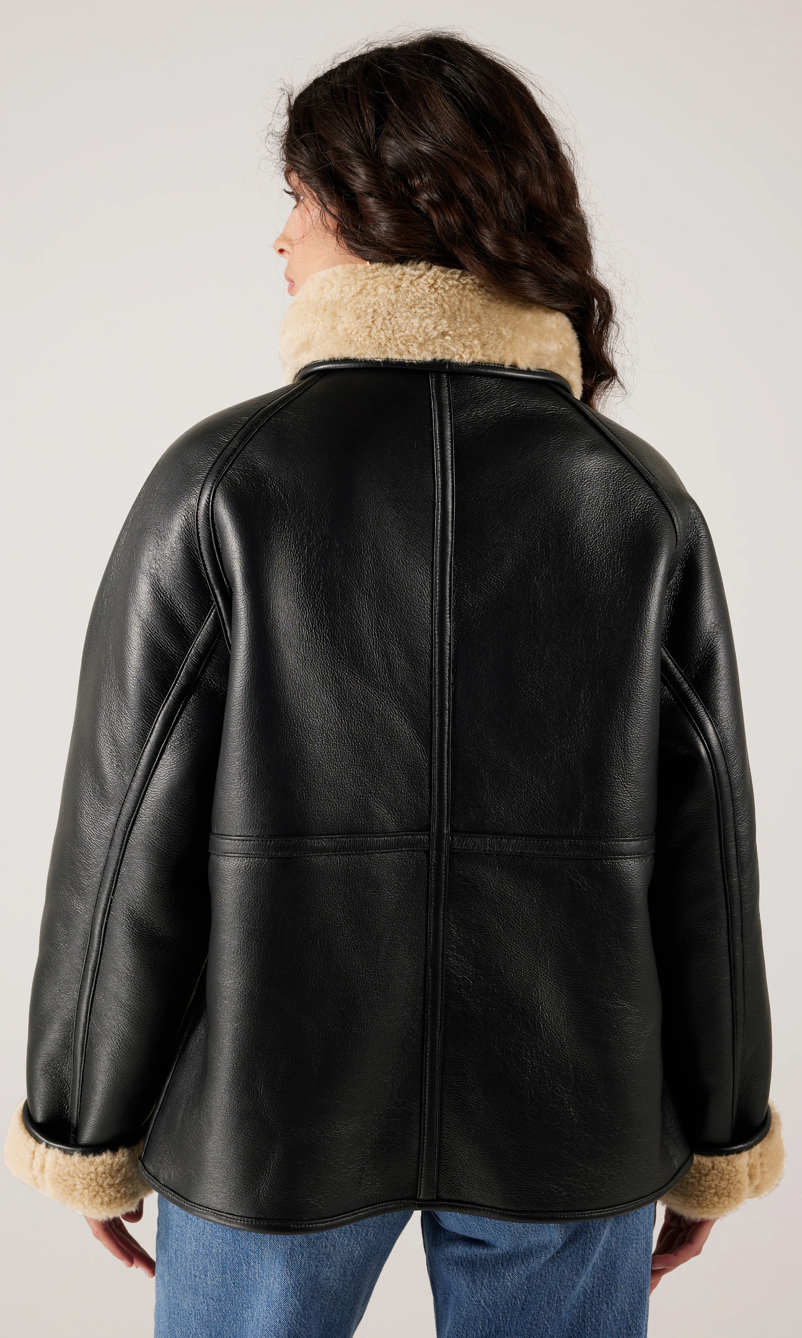 Shearling Vegan Leather Takki. Back. Model.