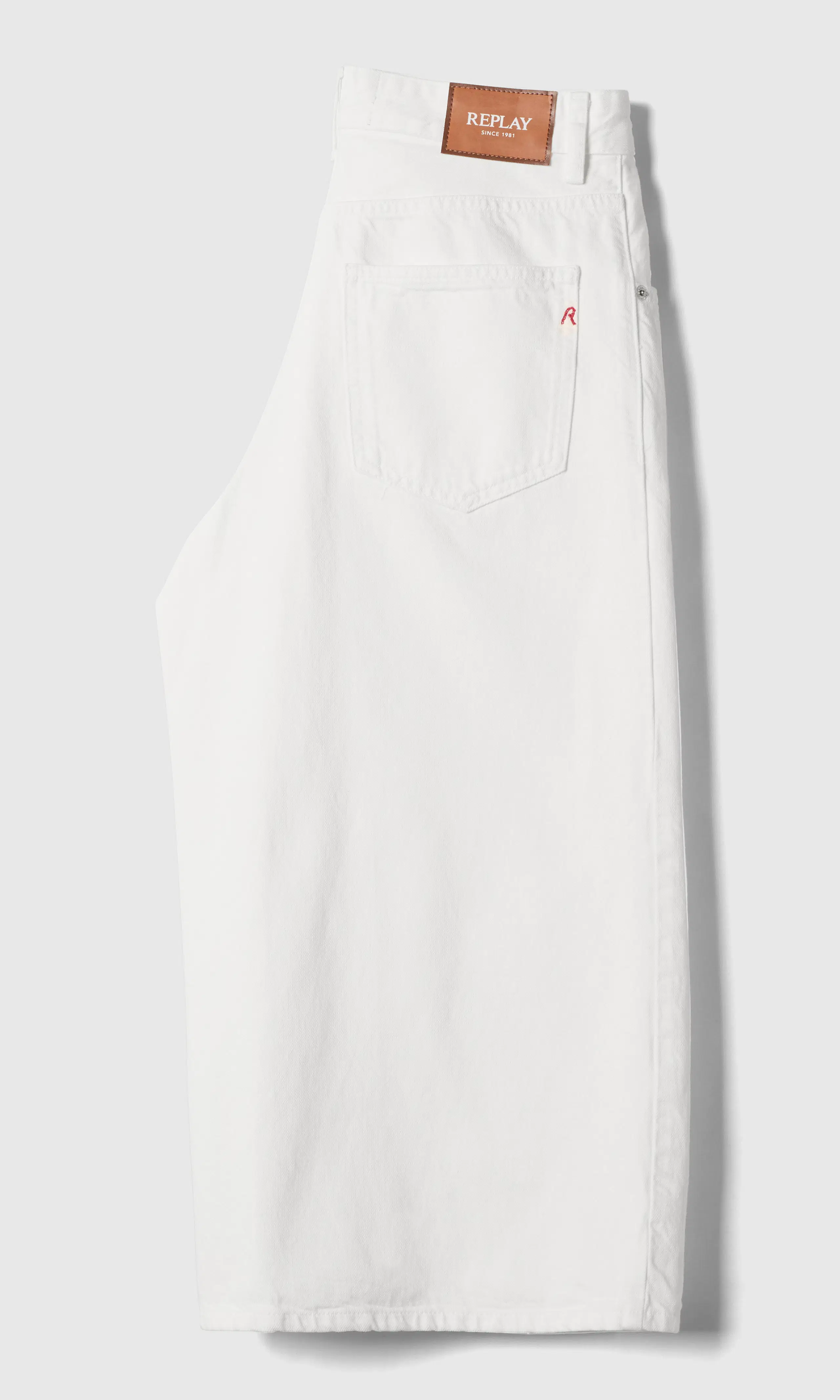 Vivyette Wide Leg Vit Jorts. Back. Flat.